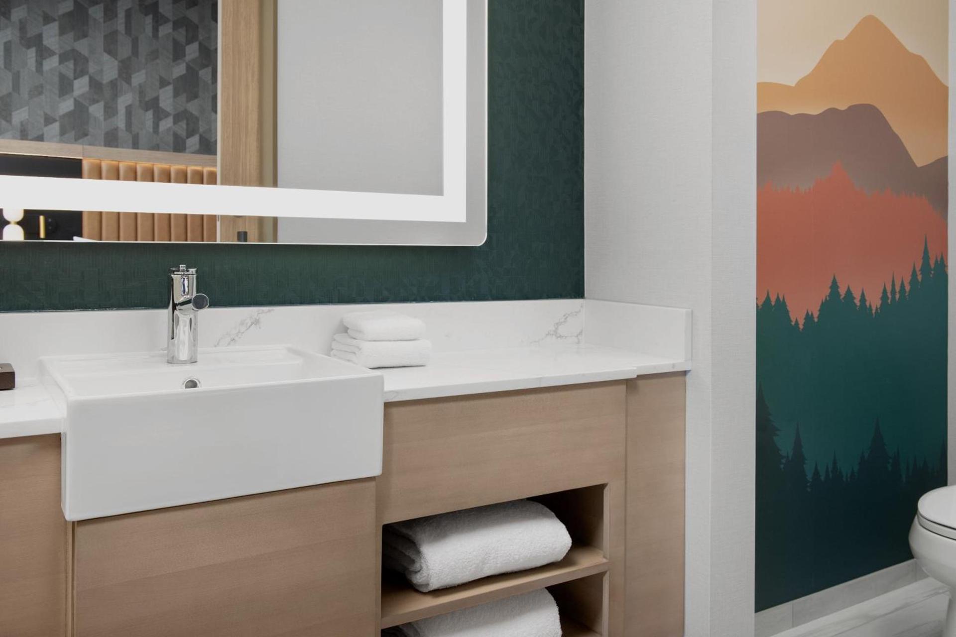 SpringHill Suites by Marriott Sandpoint photo 72