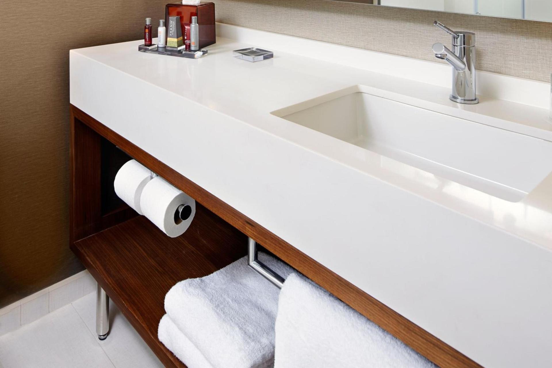 Raleigh Marriott Crabtree Valley photo 15