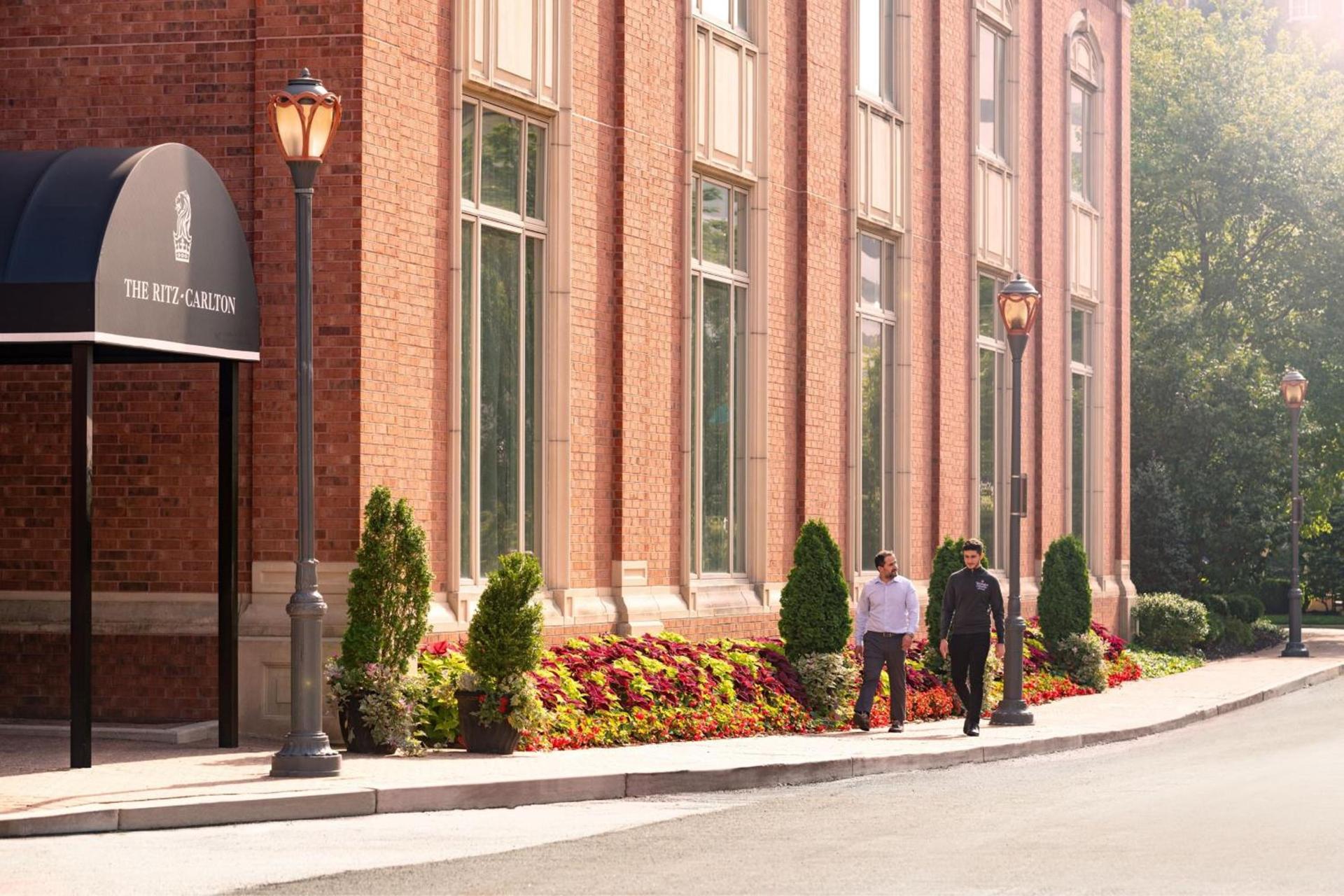 The Ritz-Carlton, St. Louis — hotel in Clayton