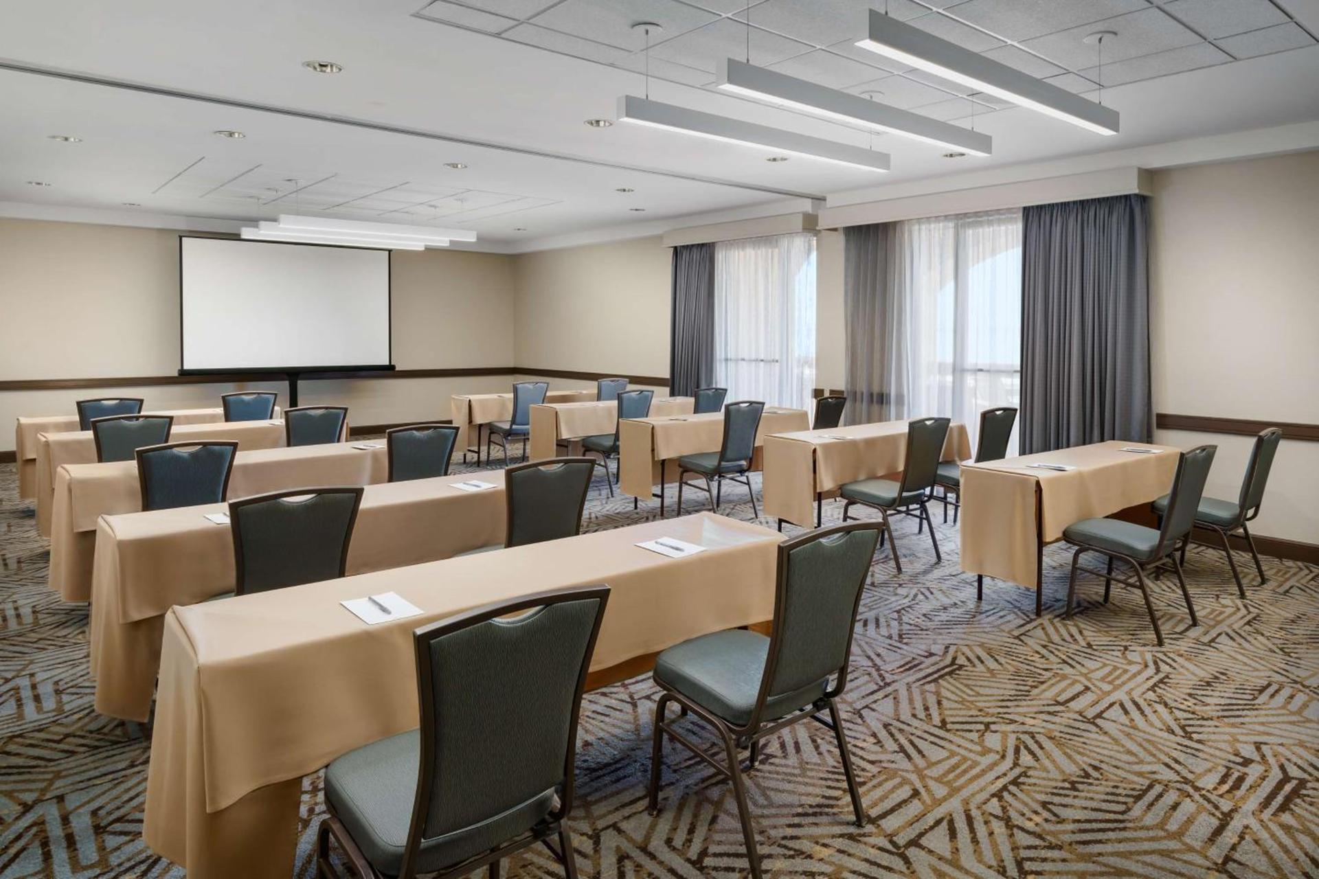 Hilton Phoenix Airport photo 66