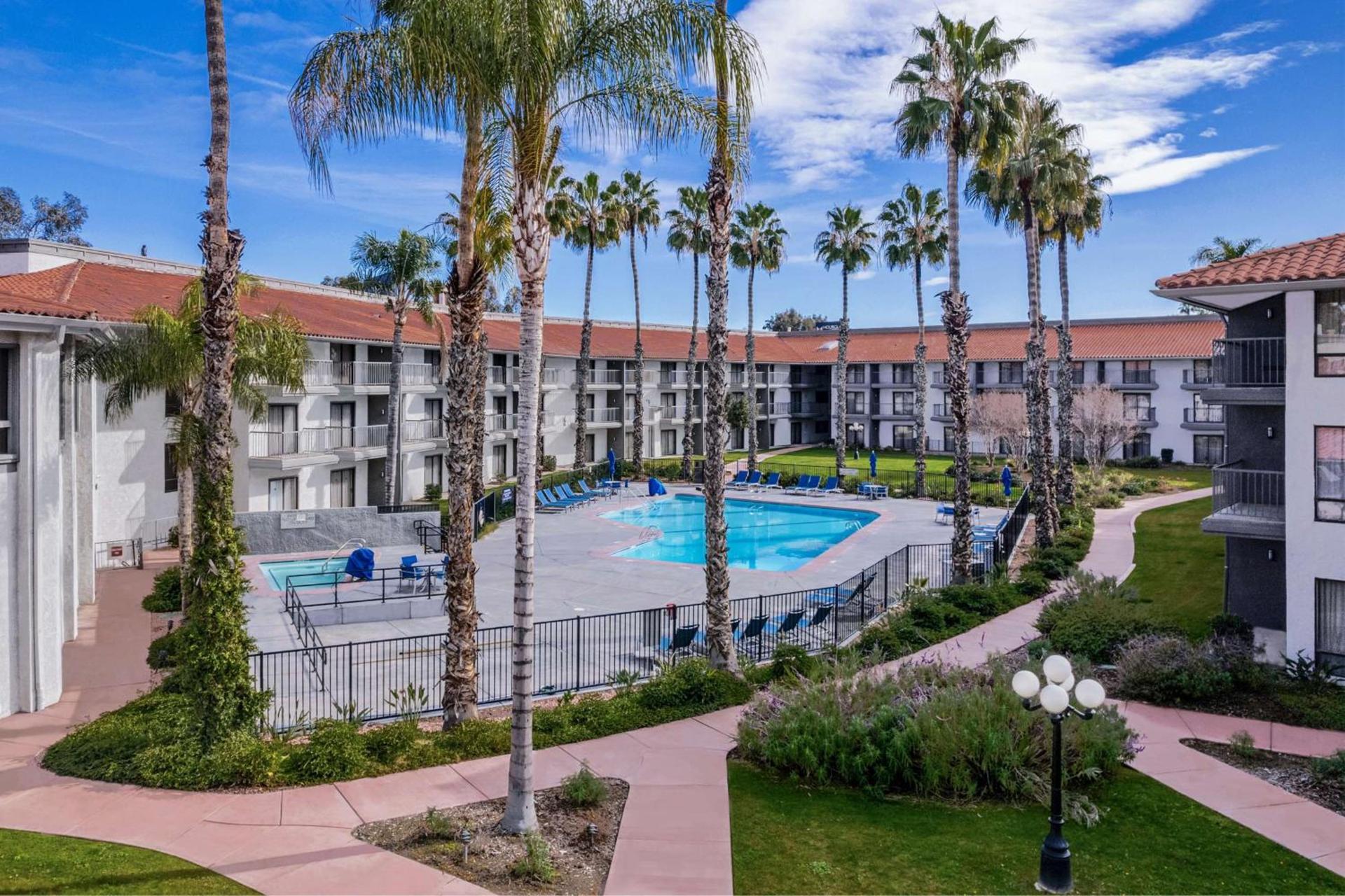 DoubleTree by Hilton Bakersfield photo 5