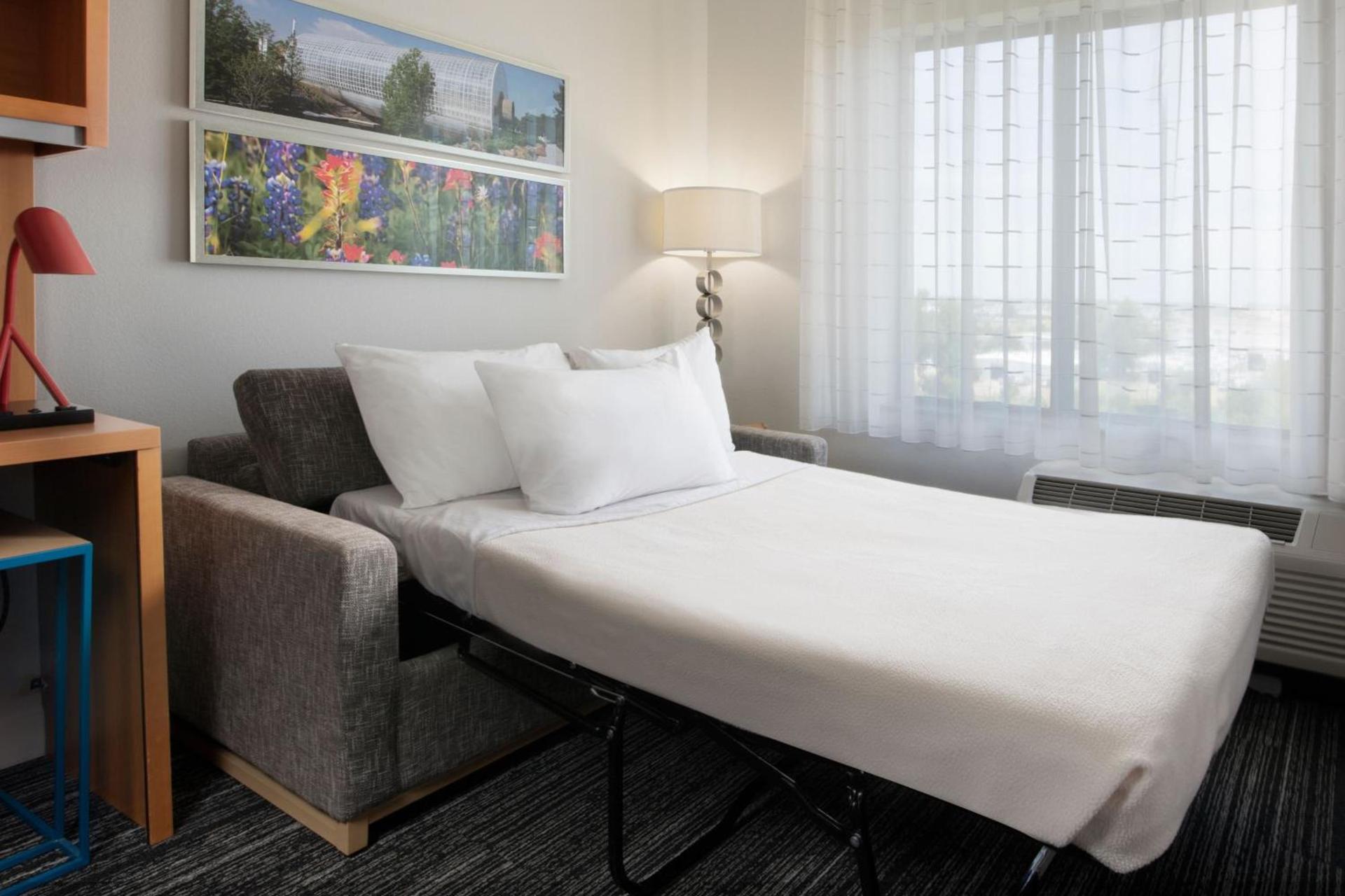 TownePlace Suites Oklahoma City Airport photo 11