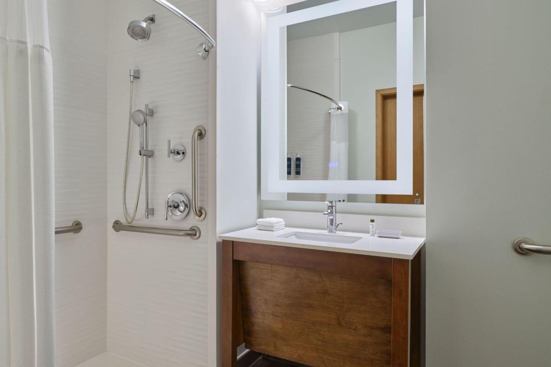 Four Points by Sheraton Houston Intercontinental Airport photo 15