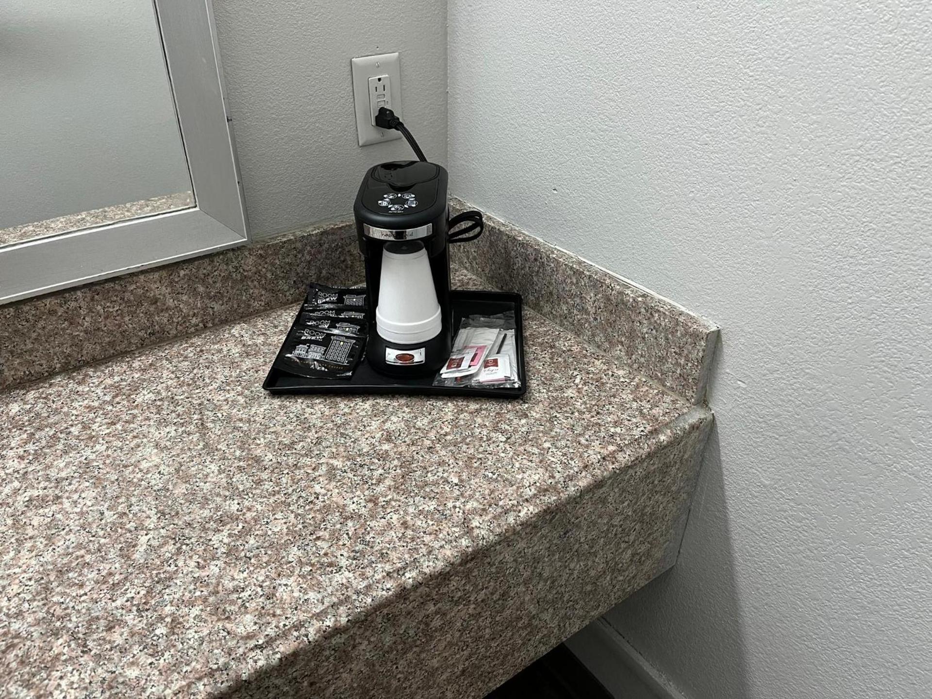Red Roof Inn Dunn photo 12
