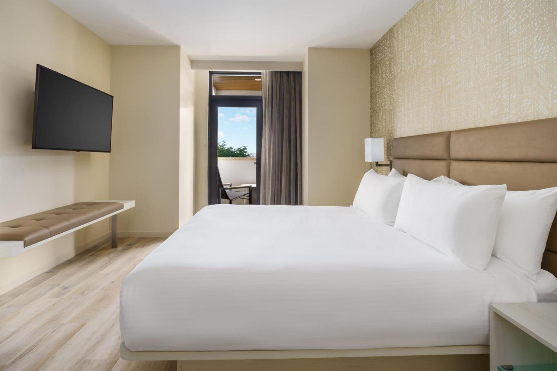 AC Hotel by Marriott Naples 5th Avenue photo 34
