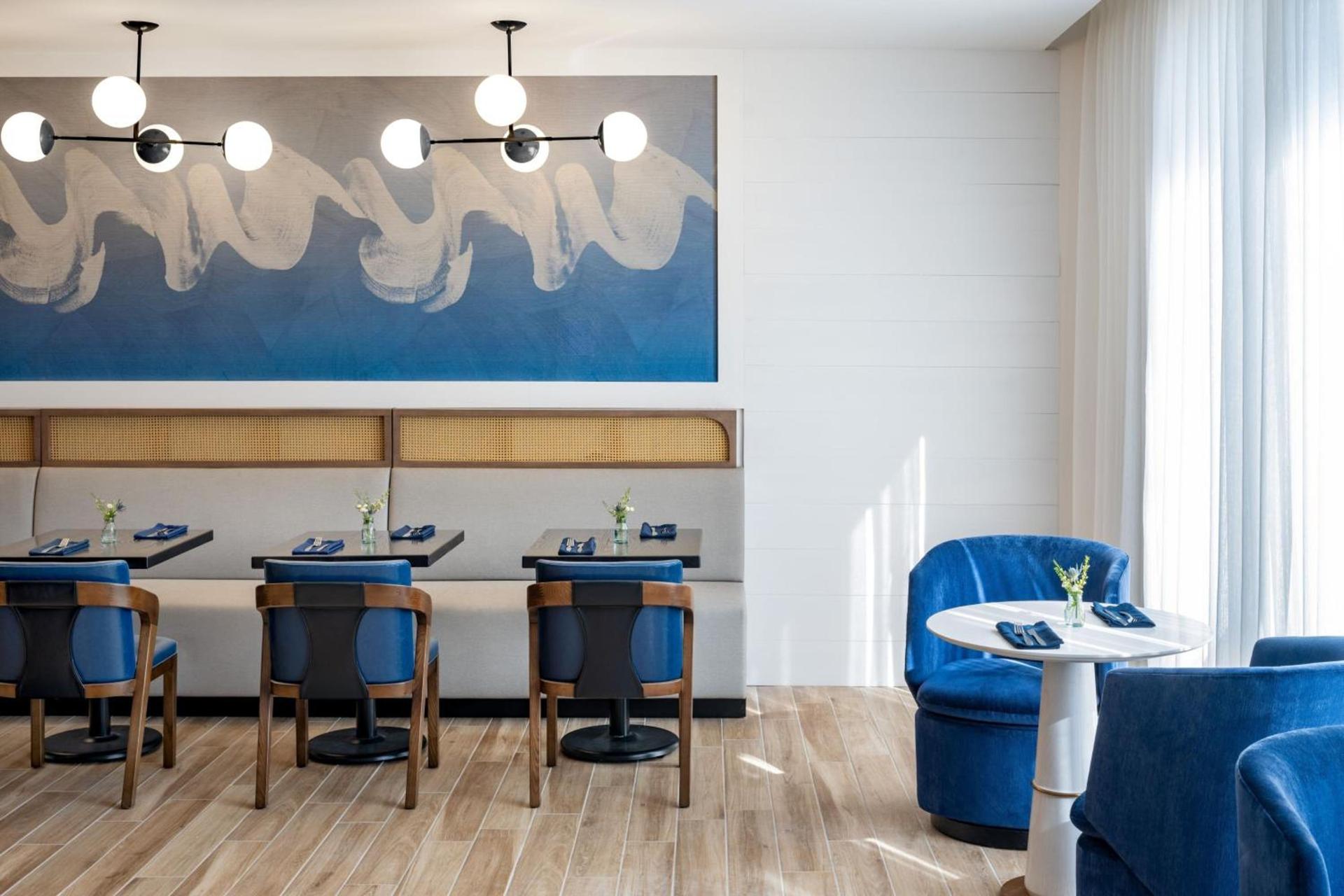 Delta Hotels by Marriott Jacksonville Deerwood photo 46