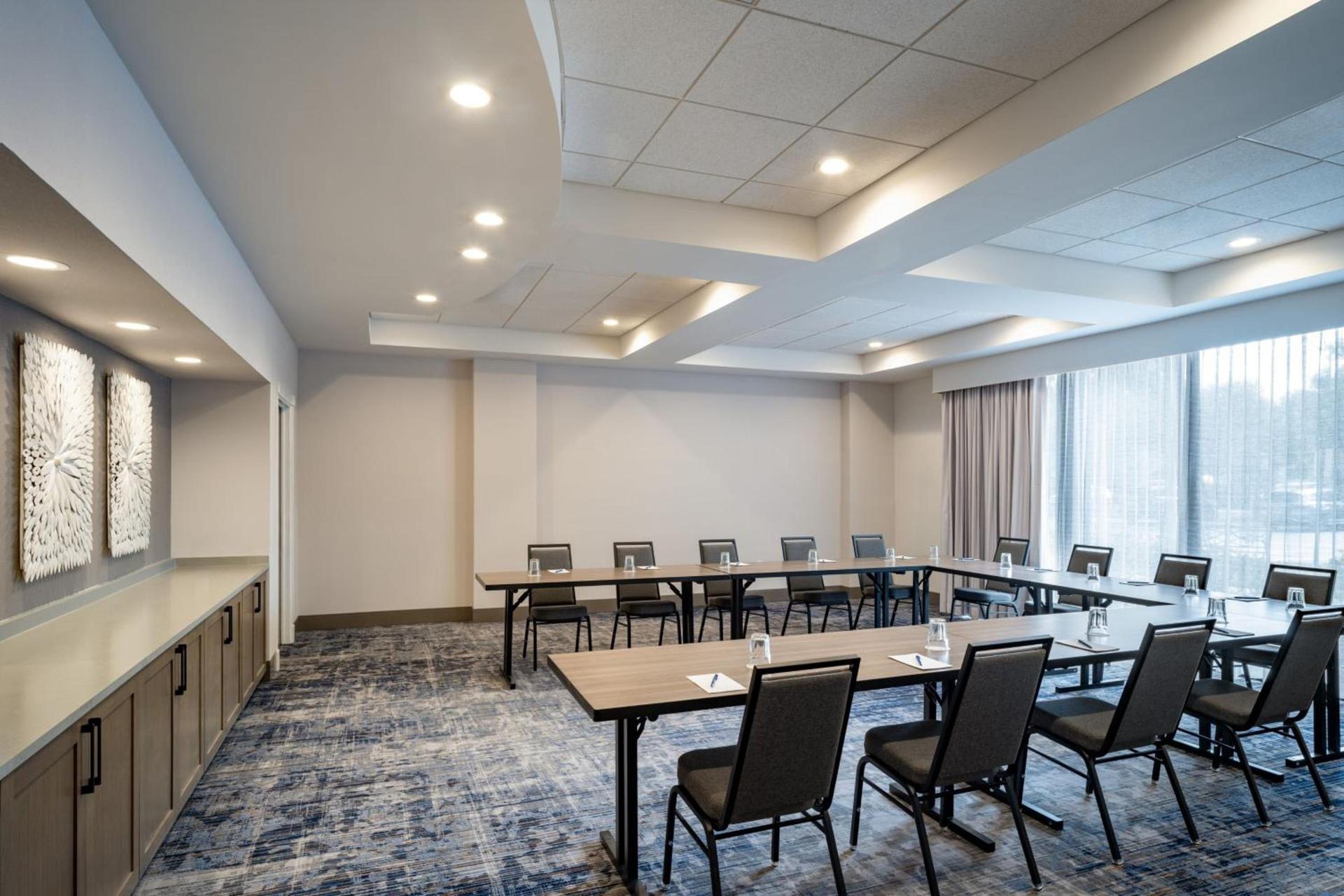 Delta Hotels by Marriott Jacksonville Deerwood photo 55