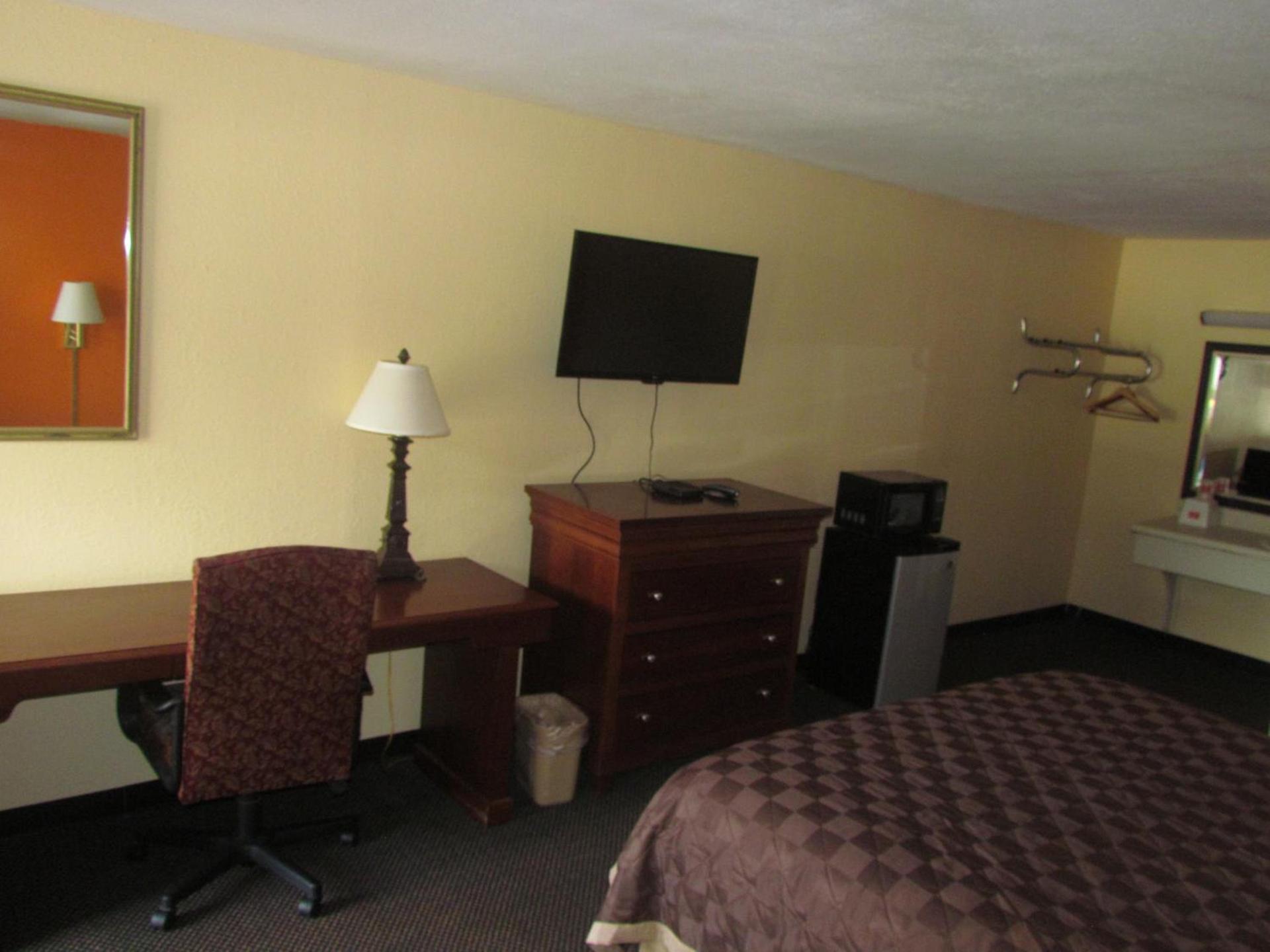 Red Carpet Inn - Augusta photo 17