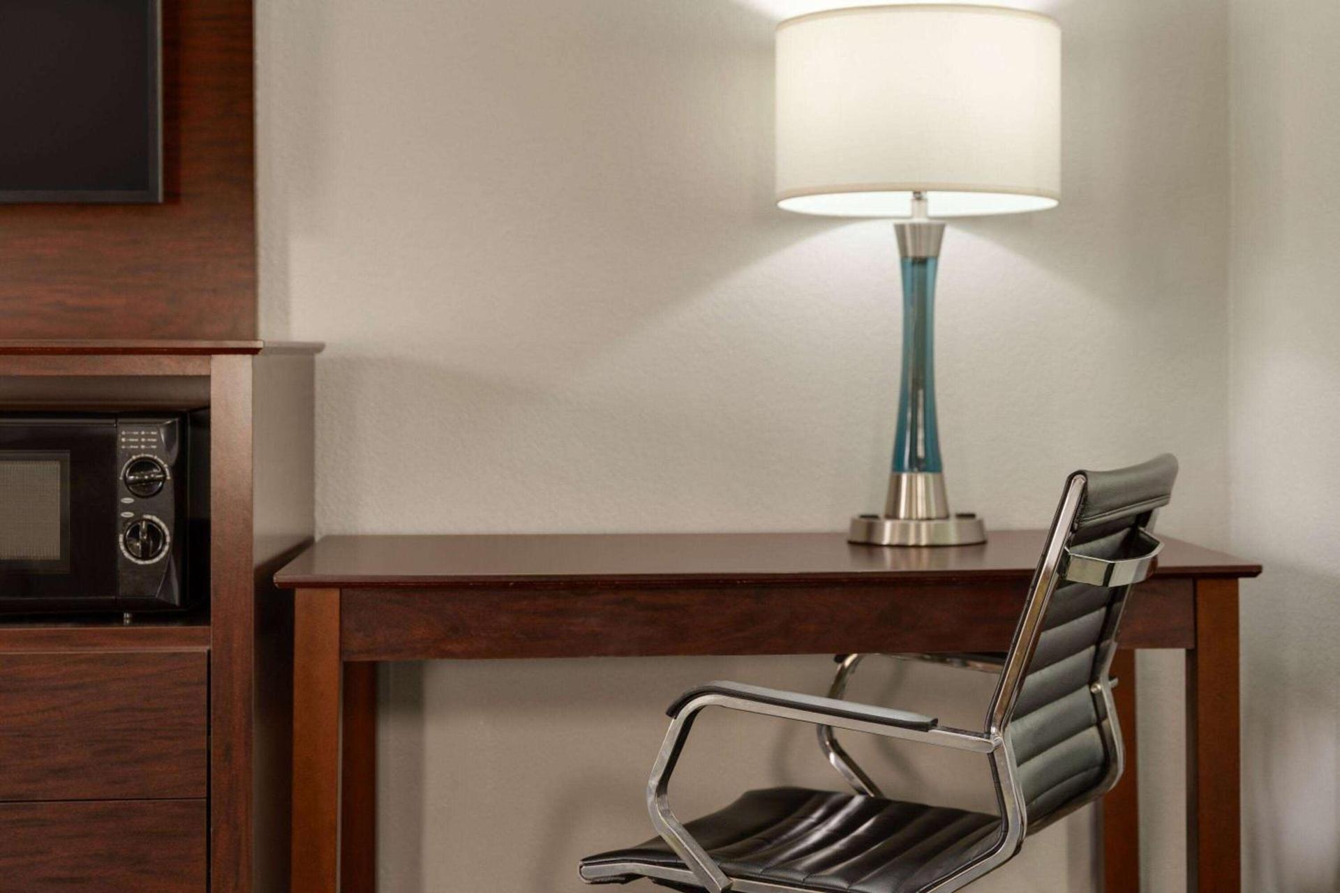 Super 8 by Wyndham Pearl/Jackson Airport photo 10