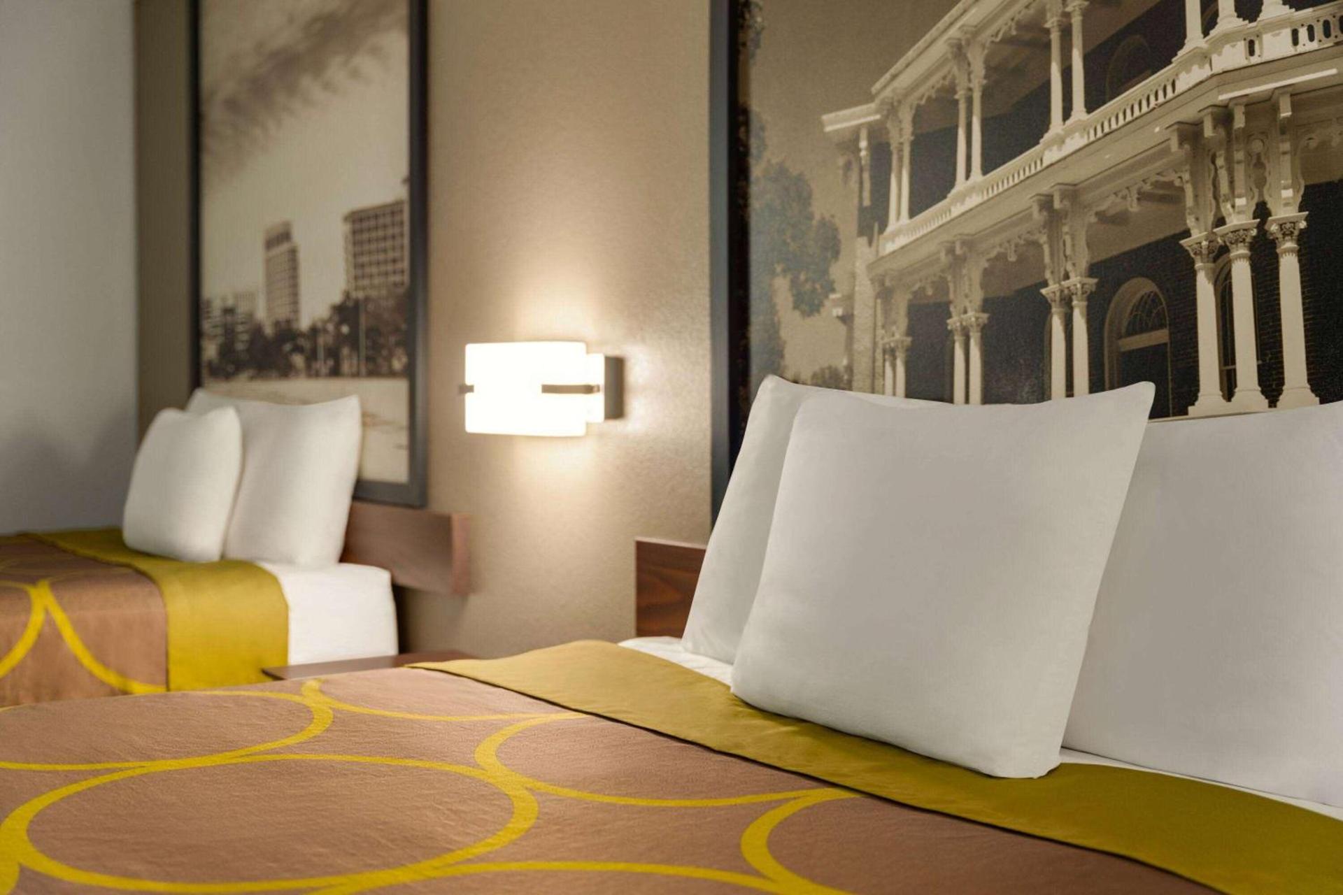 Super 8 by Wyndham Pearl/Jackson Airport photo 14