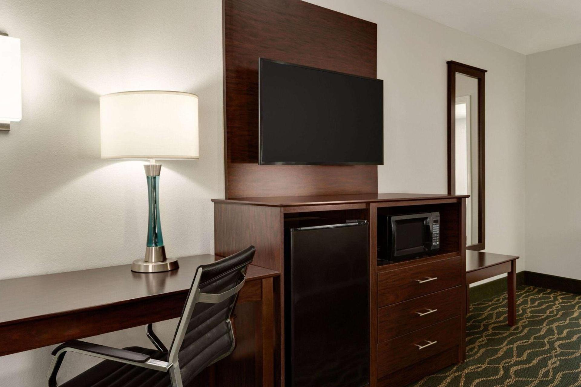 Super 8 by Wyndham Pearl/Jackson Airport photo 16
