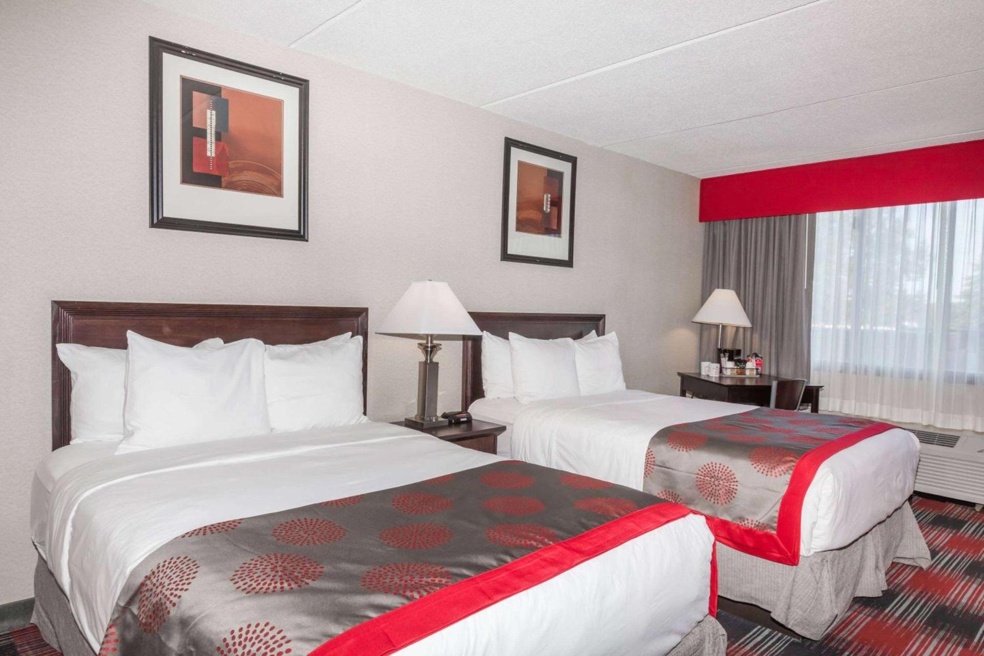 Albany Plaza Hotel photo 7
