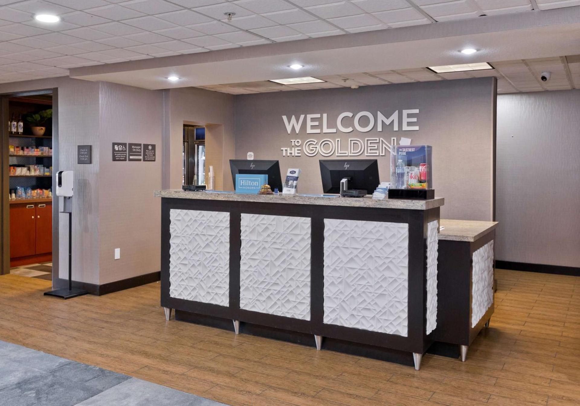 Hampton Inn & Suites Palm Desert photo 4