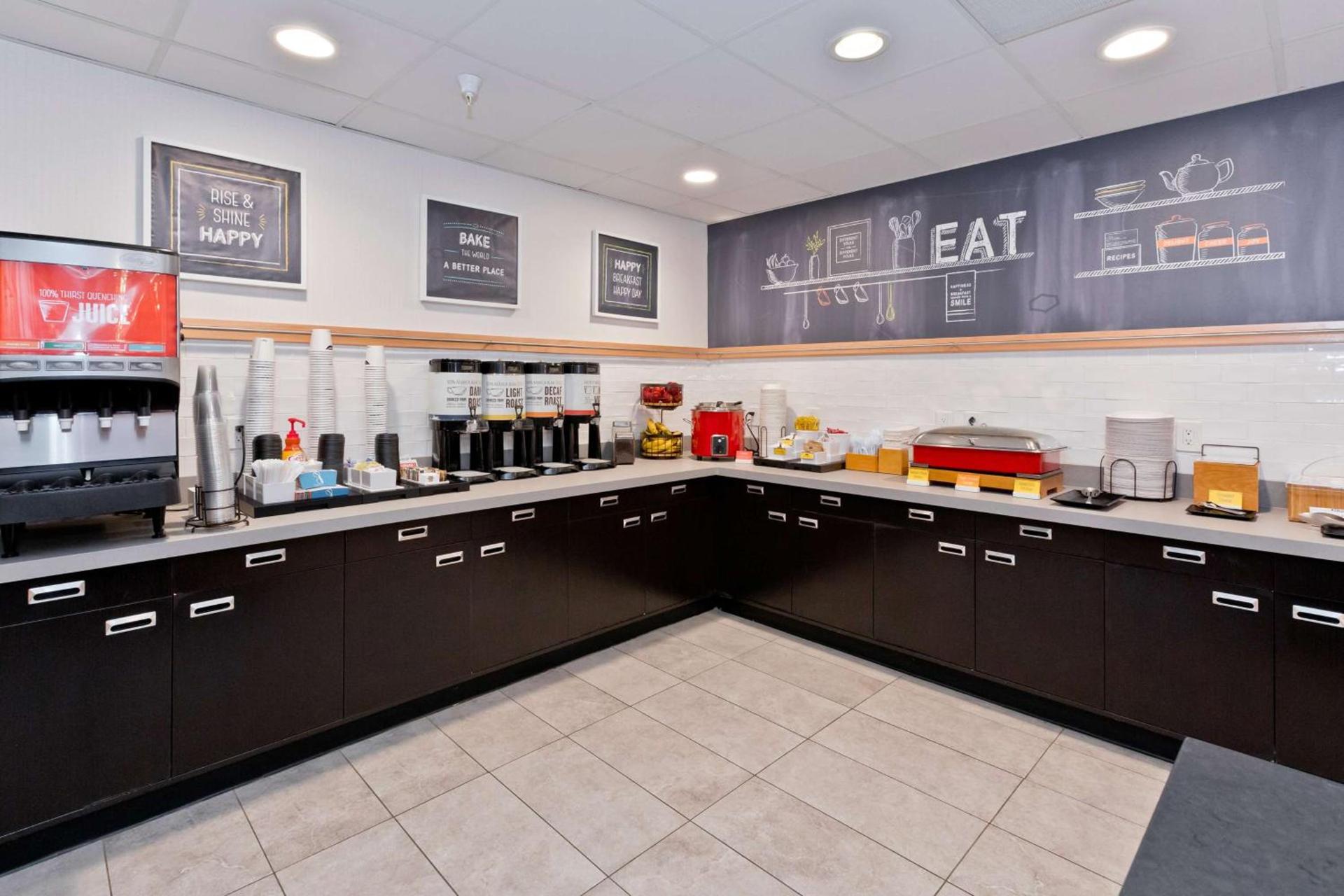 Hampton Inn & Suites Palm Desert photo 14