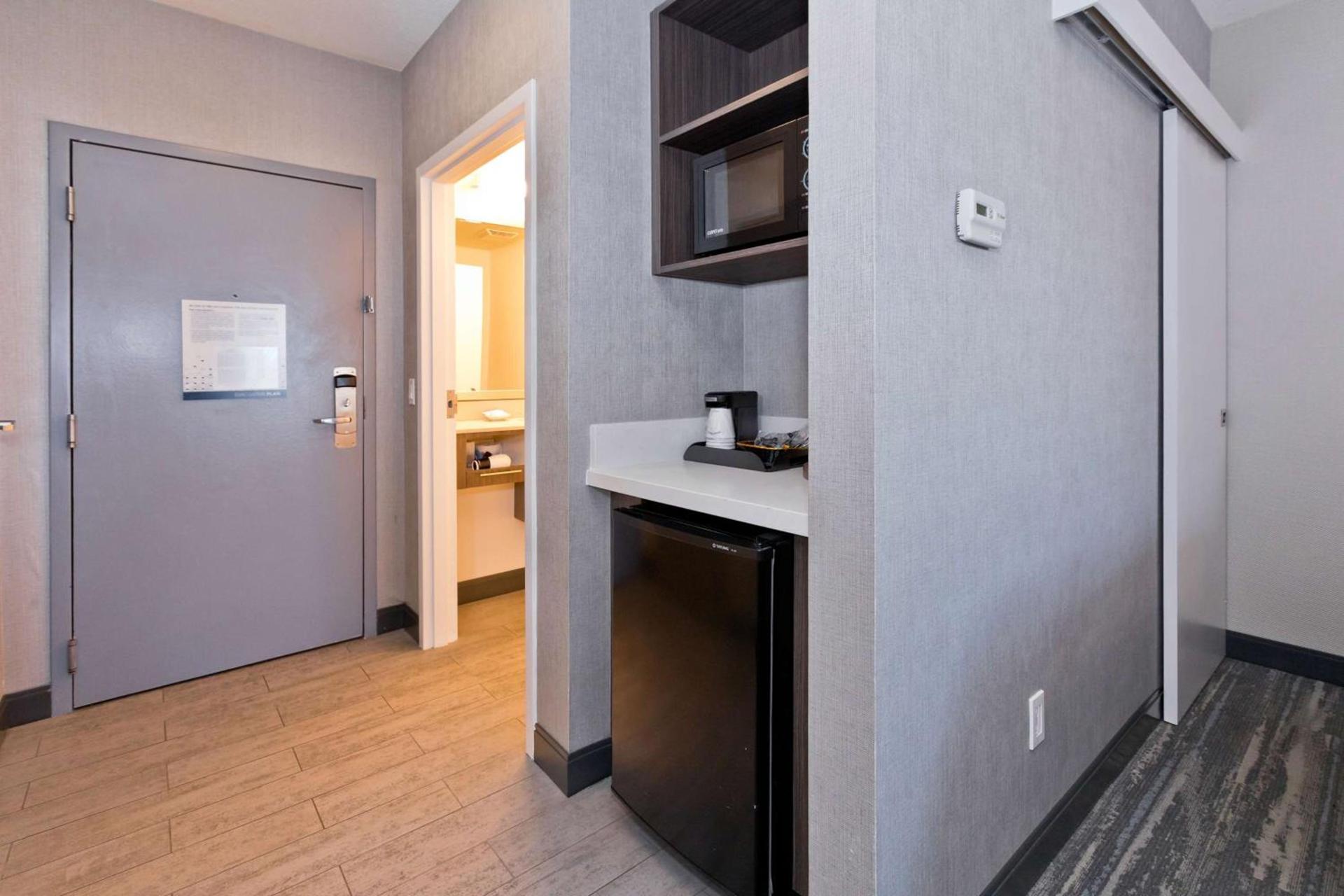 Hampton Inn & Suites Palm Desert photo 48