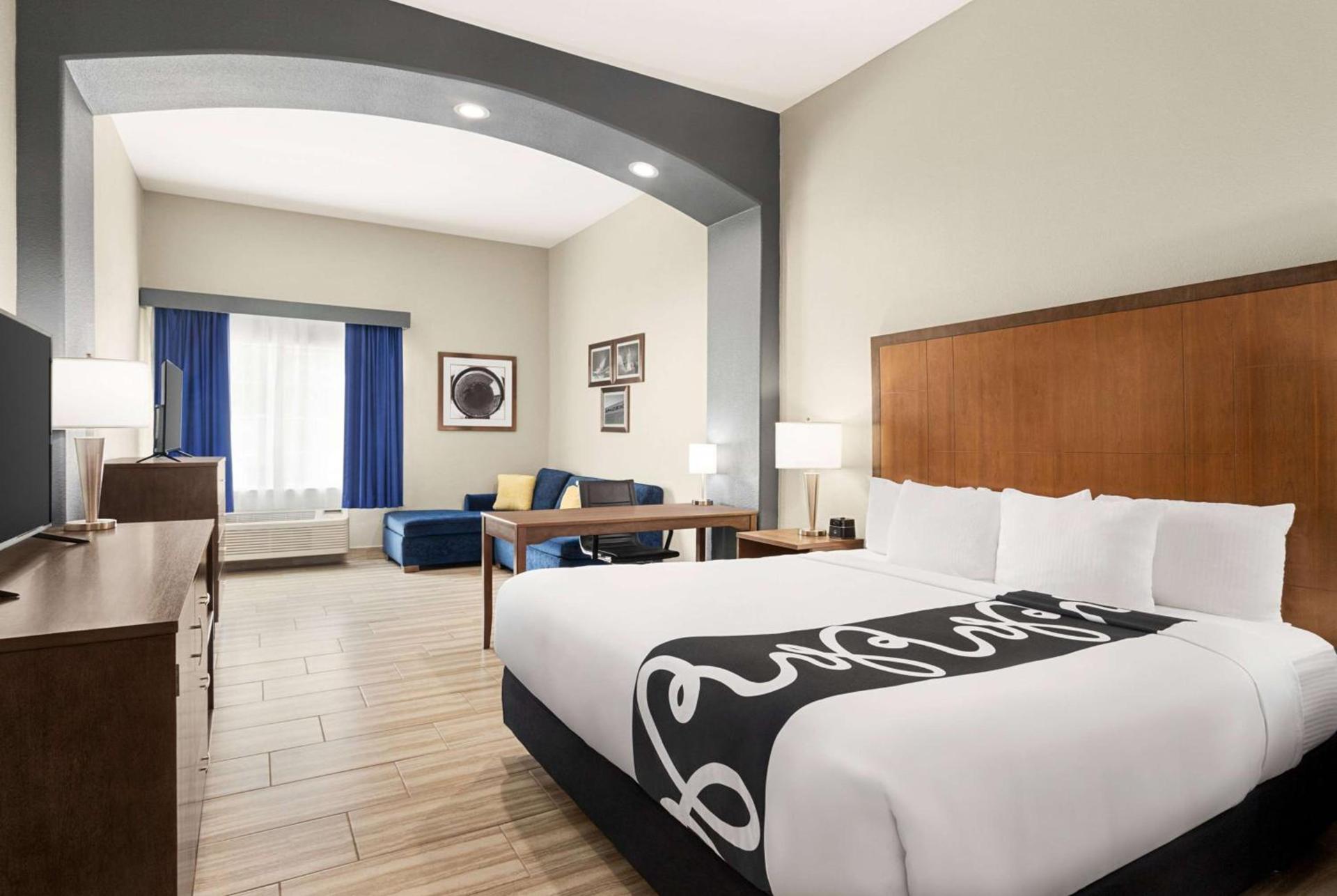 La Quinta by Wyndham Brownsville North photo 14