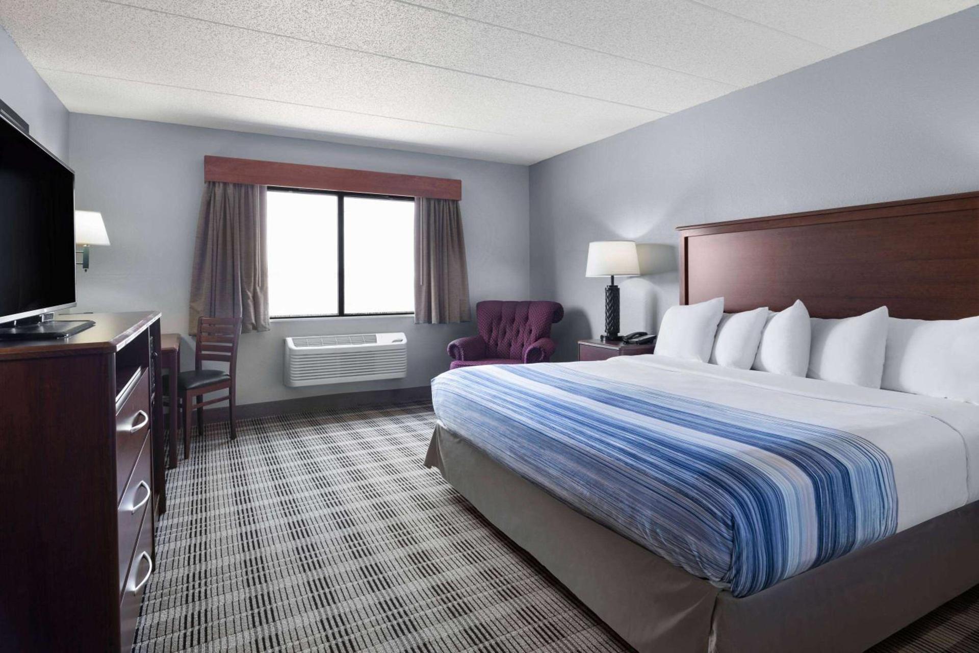 AmericInn by Wyndham Stuart photo 4