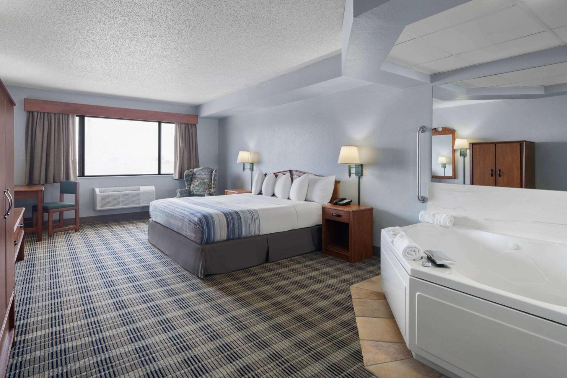 AmericInn by Wyndham Stuart photo 8