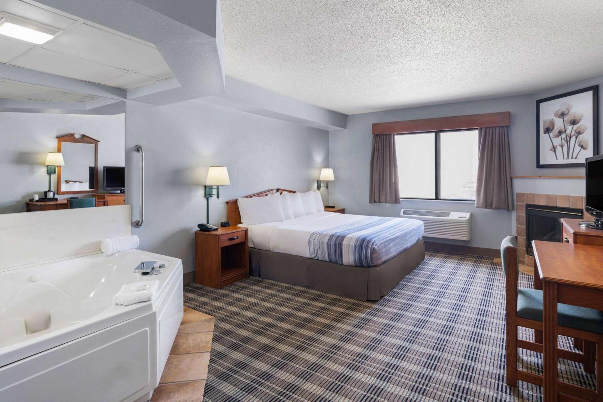 AmericInn by Wyndham Stuart photo 18
