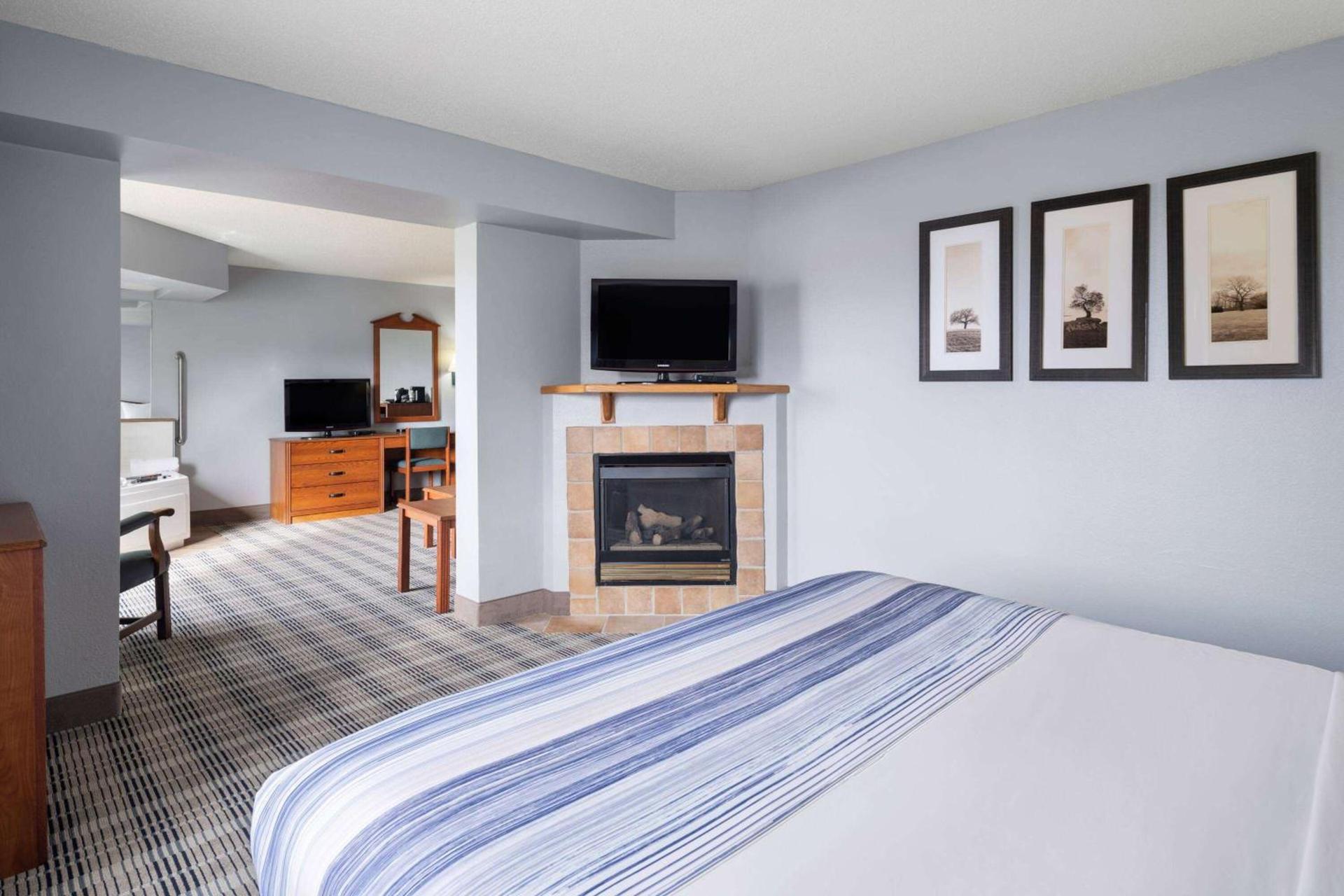 AmericInn by Wyndham Stuart photo 19