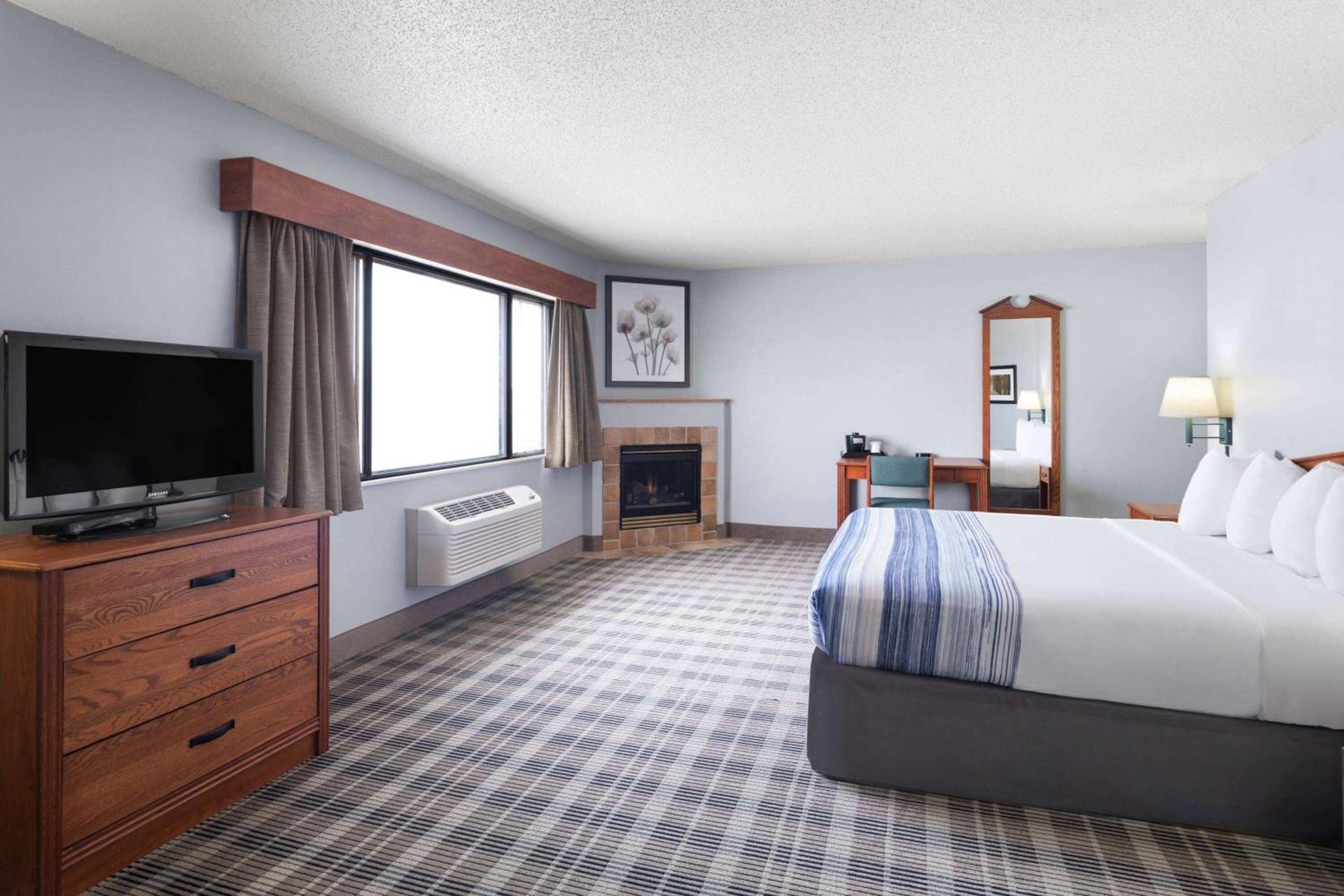 AmericInn by Wyndham Stuart photo 24