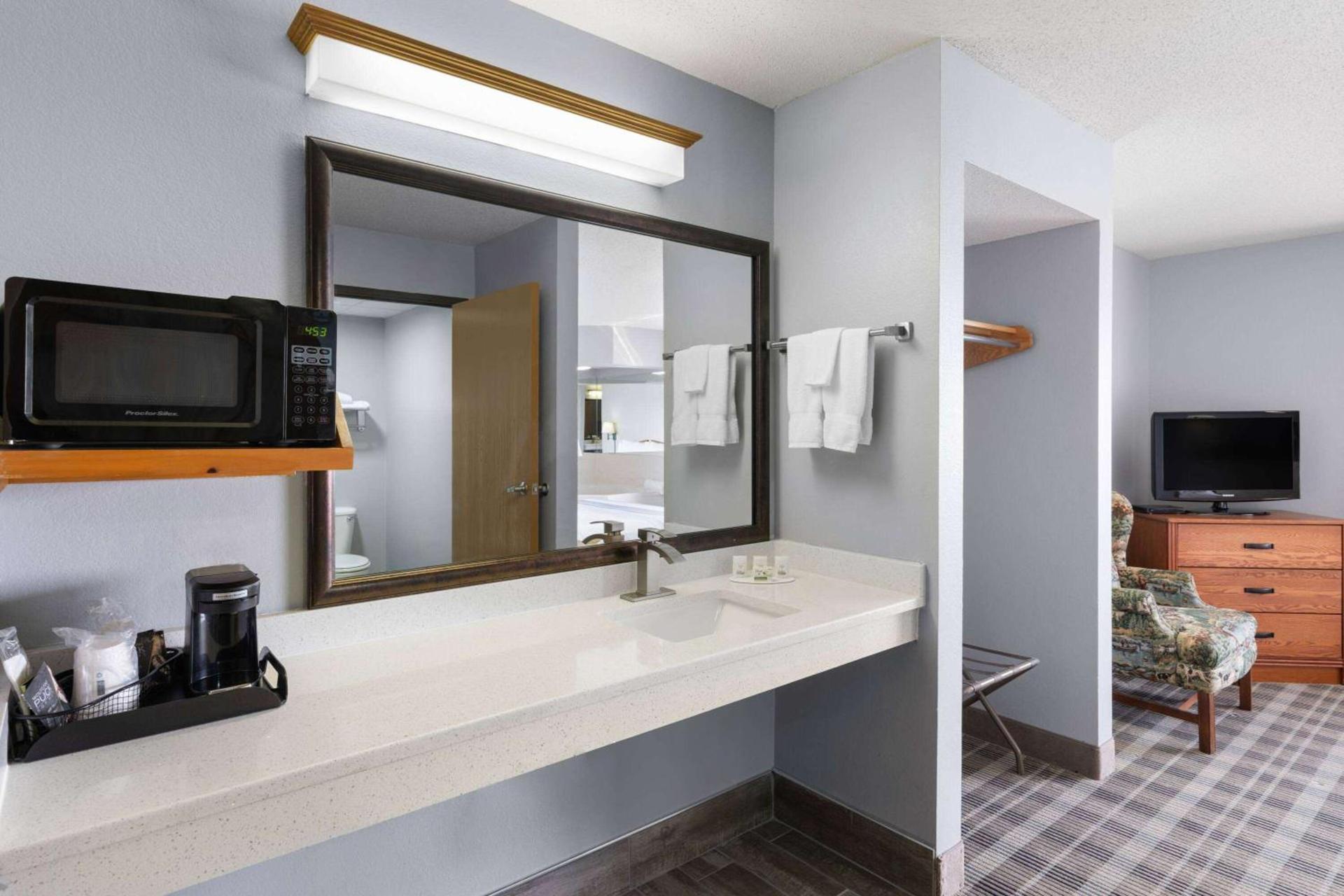 AmericInn by Wyndham Stuart photo 25