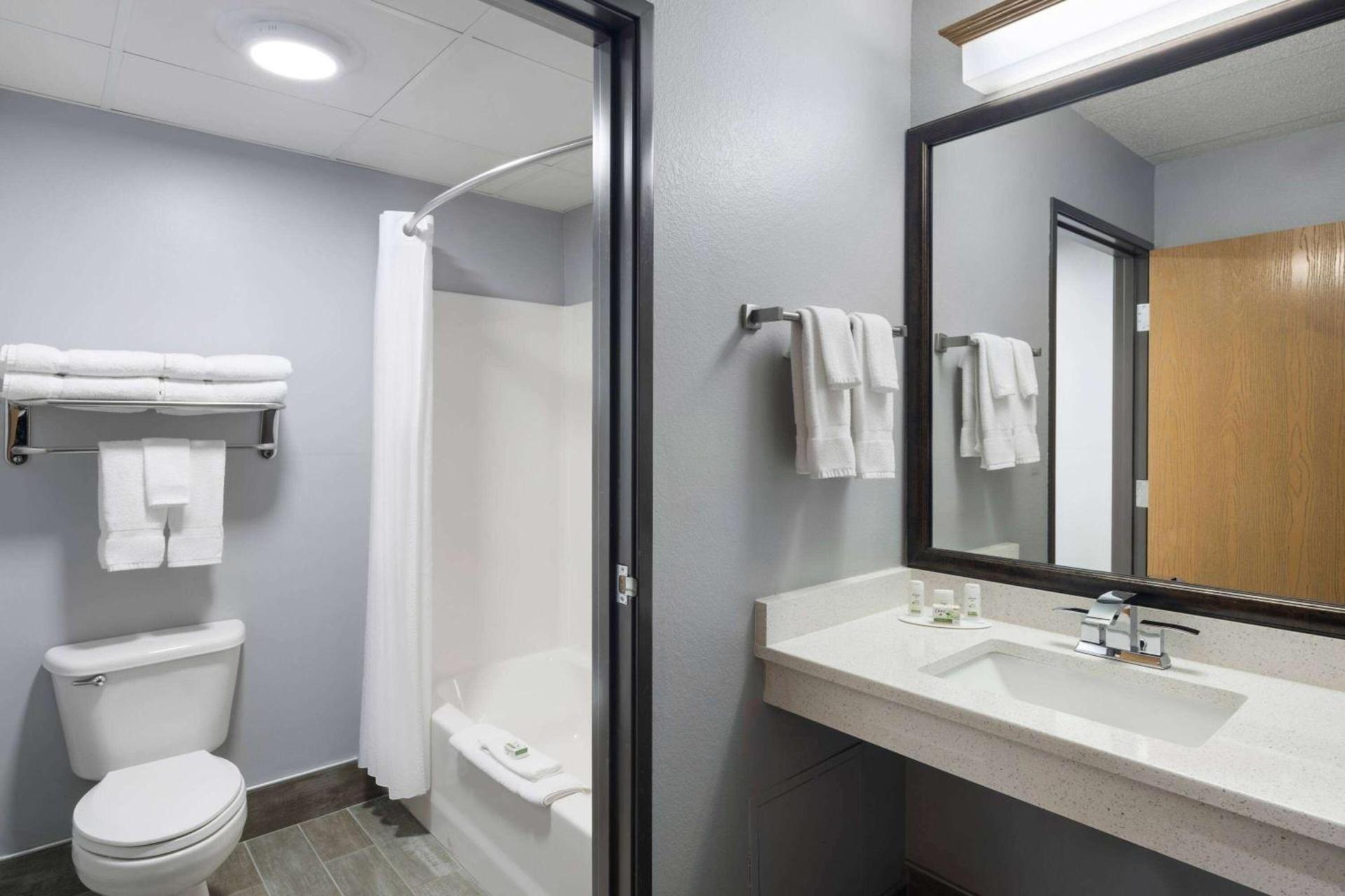 AmericInn by Wyndham Stuart photo 37