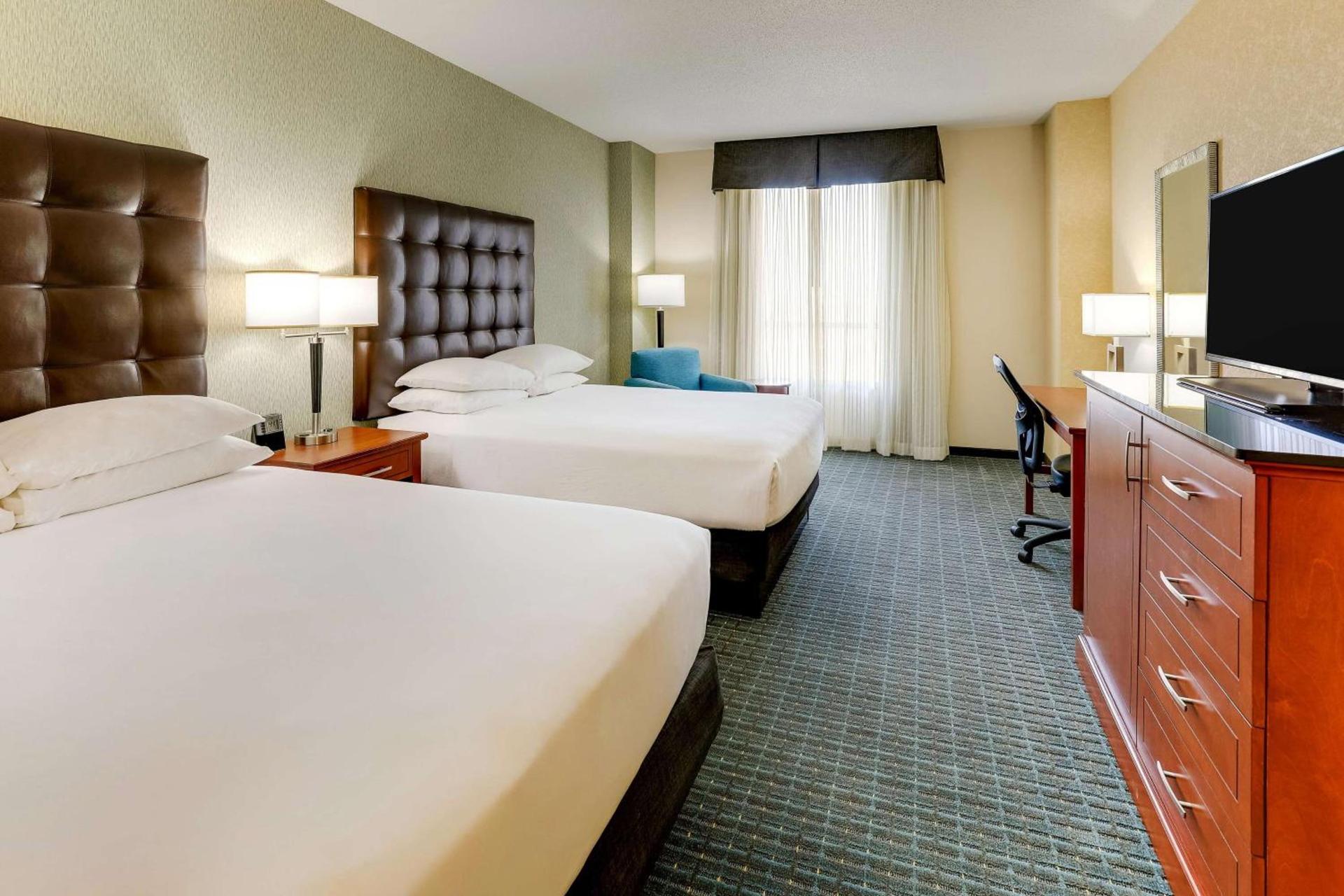 Drury Inn & Suites Phoenix Chandler Fashion Center photo 35