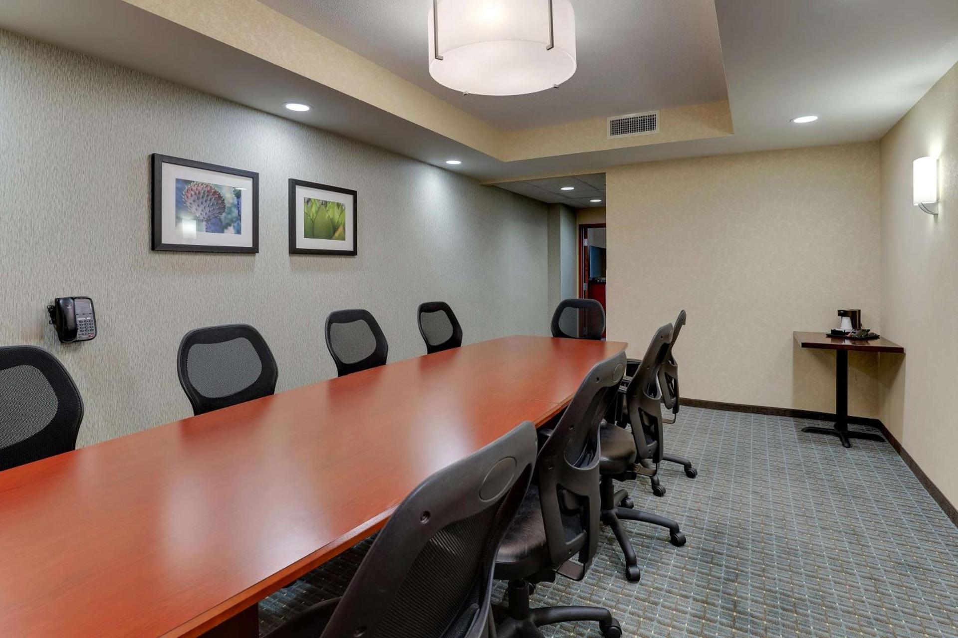 Drury Inn & Suites Phoenix Chandler Fashion Center photo 41