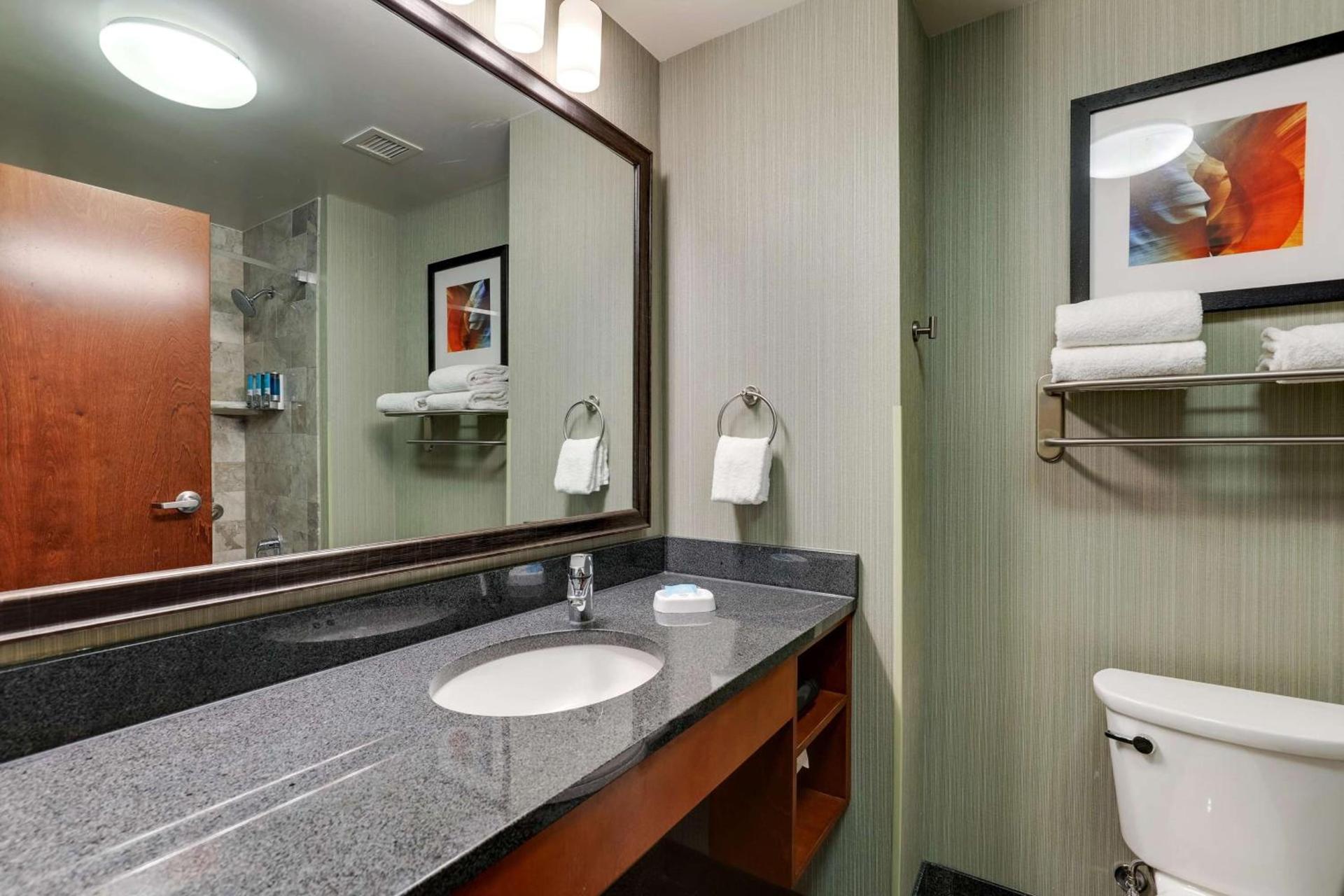 Drury Inn & Suites Phoenix Chandler Fashion Center photo 43
