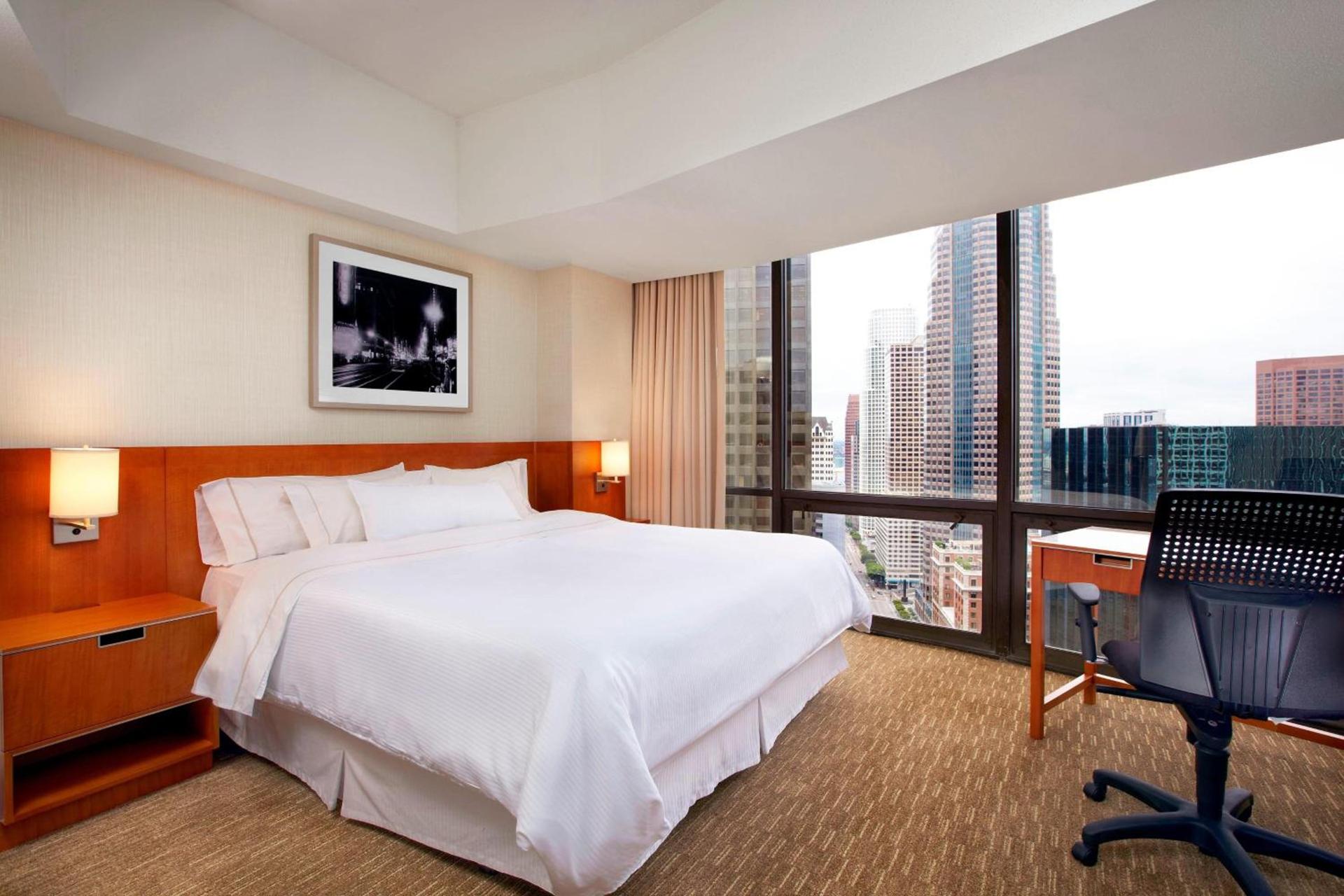 The Westin Bonaventure Hotel & Suites, Los Angeles photo 17