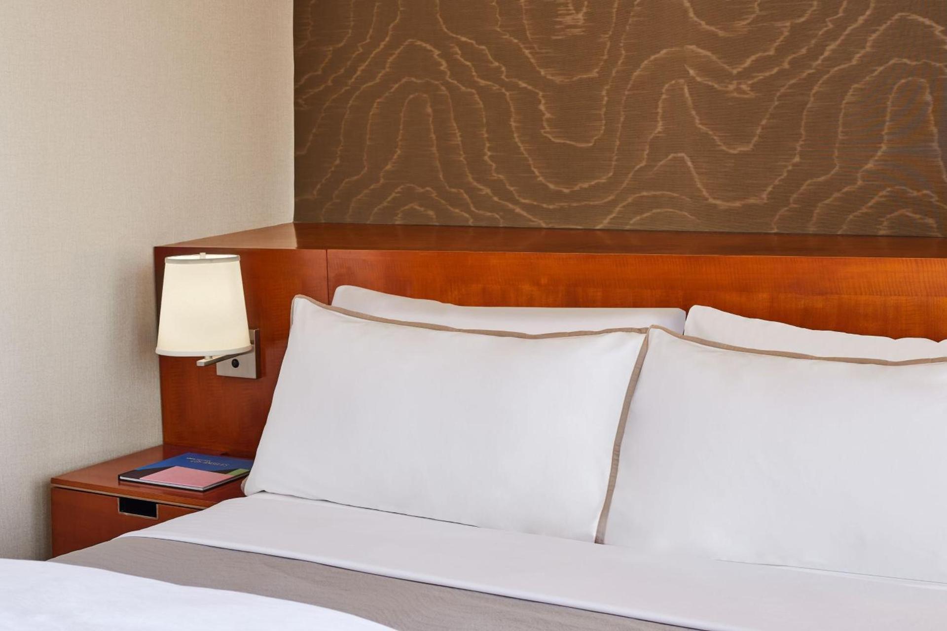 The Westin Bonaventure Hotel & Suites, Los Angeles photo 18