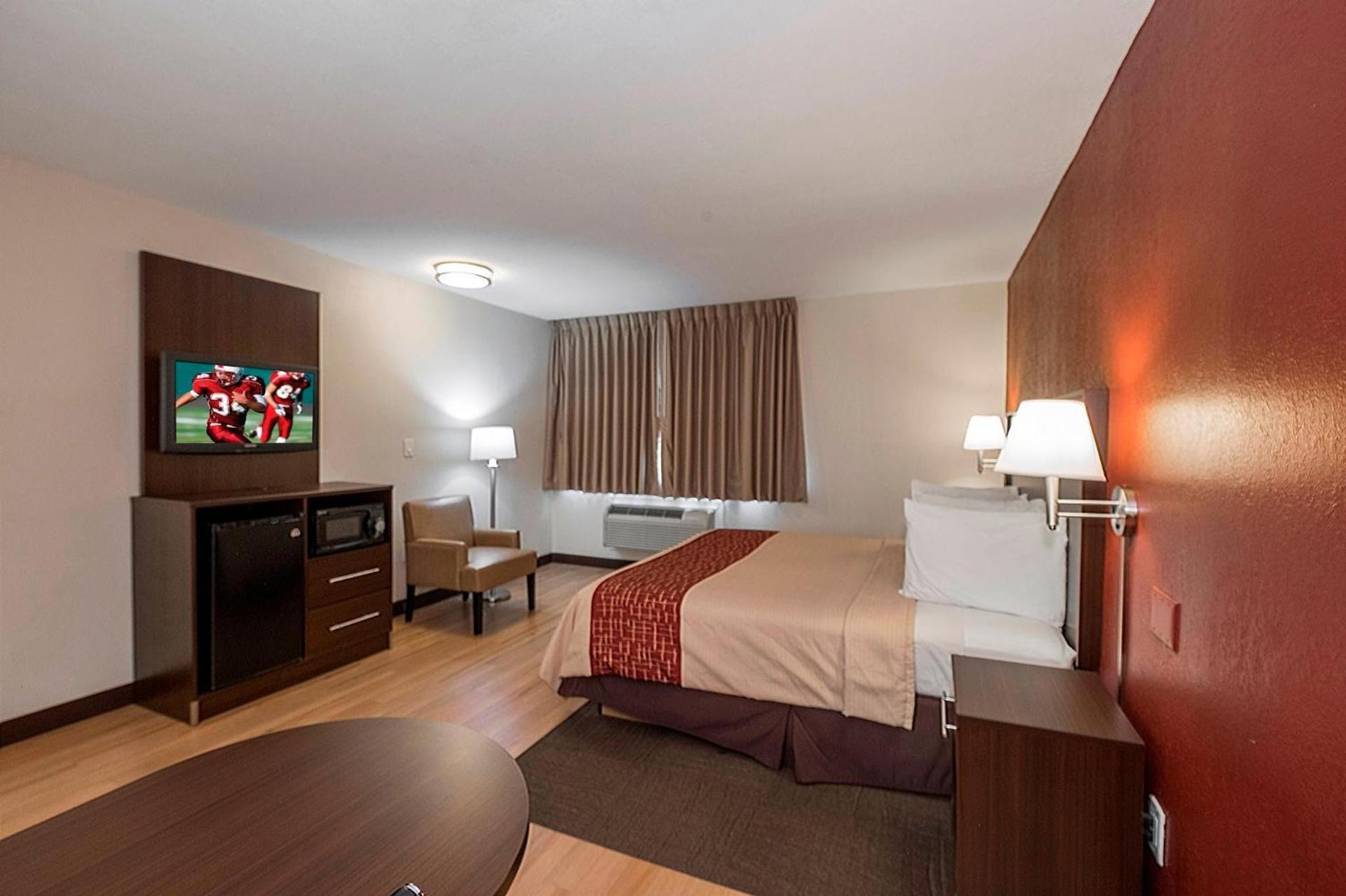 Red Roof Inn PLUS+ Poughkeepsie photo 11