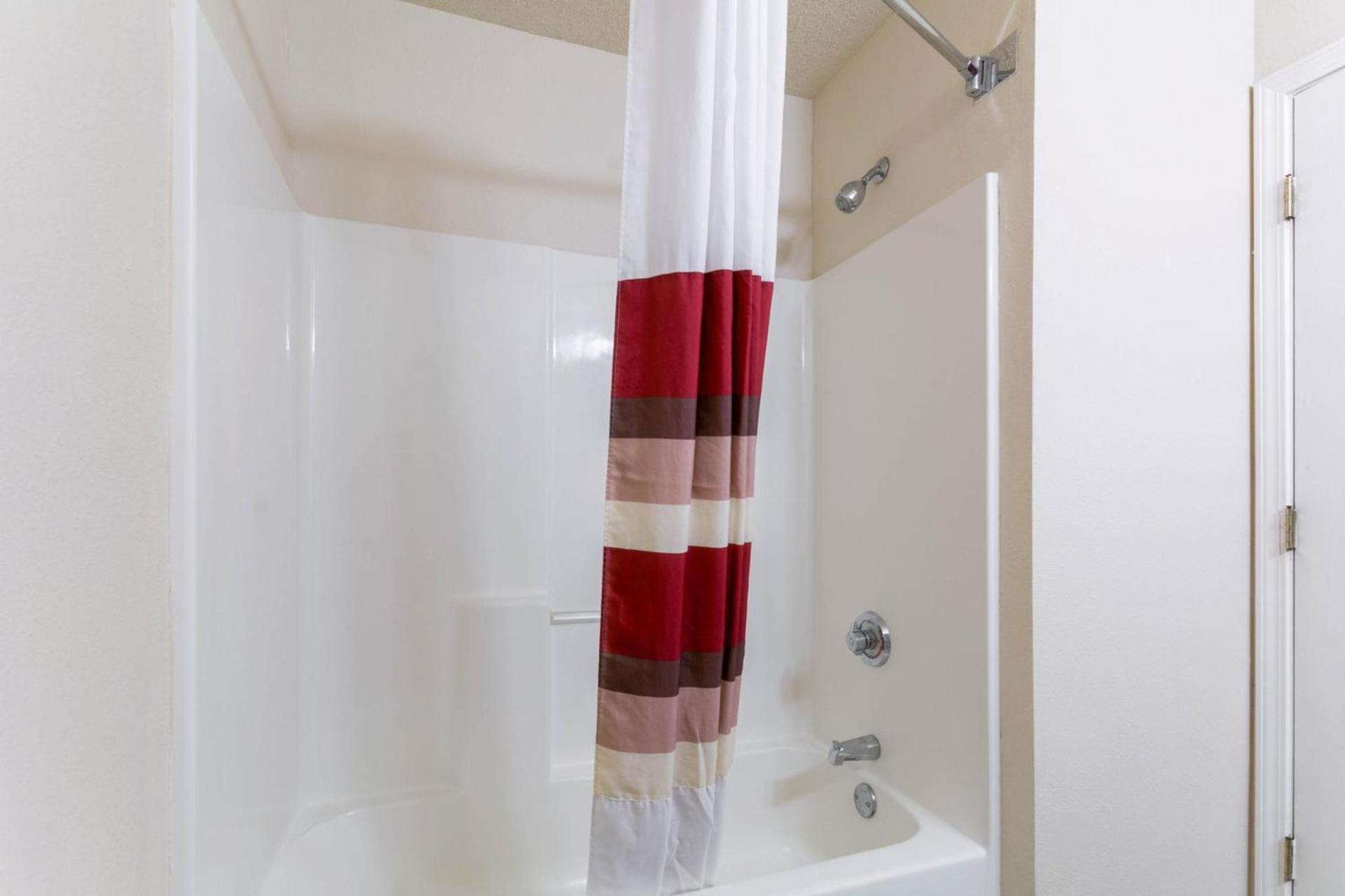 Red Roof Inn Carrollton photo 33