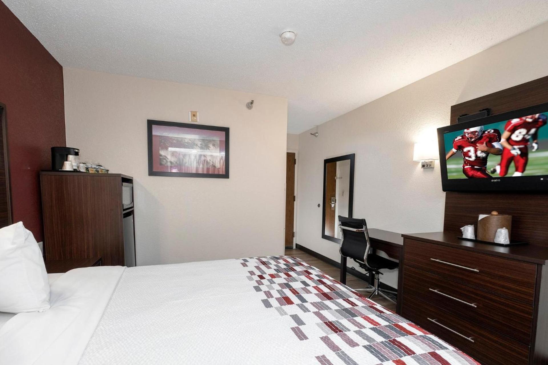Red Roof Inn Springfield, MO photo 15