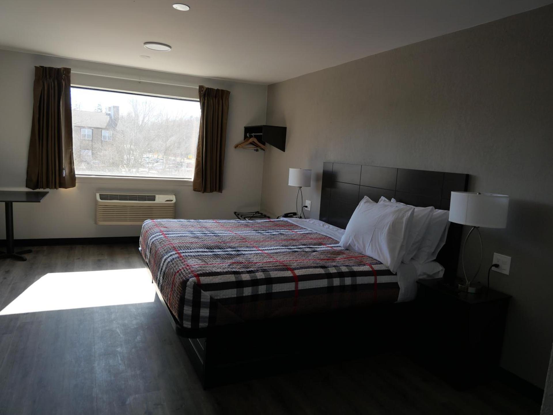 Hilltop Express Inn photo 13