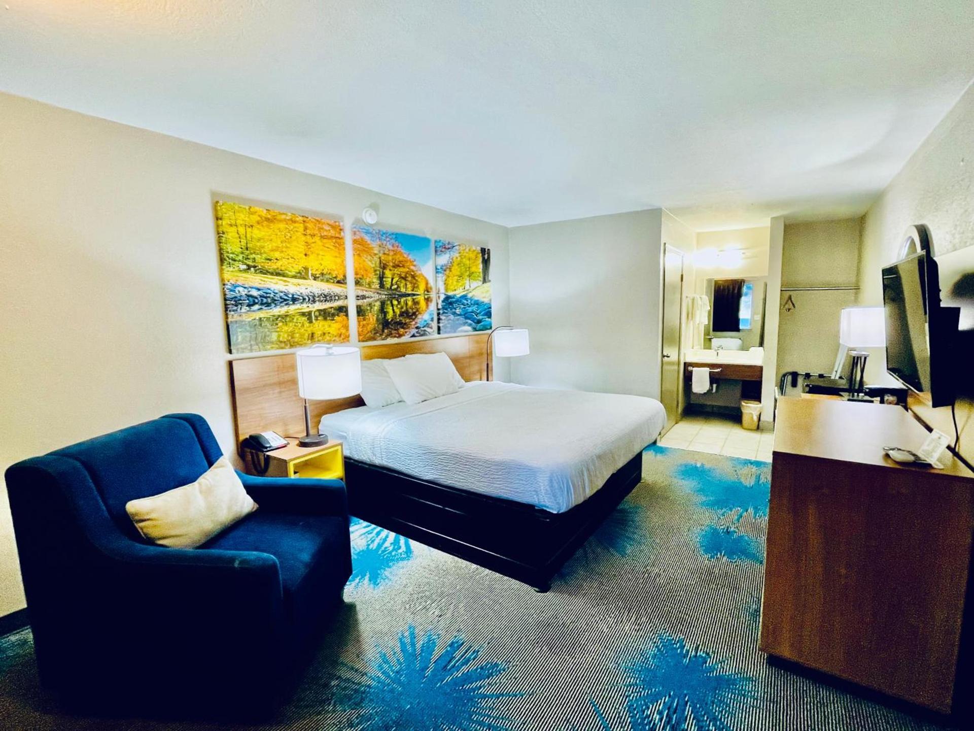Days Inn by Wyndham Ardmore photo 8