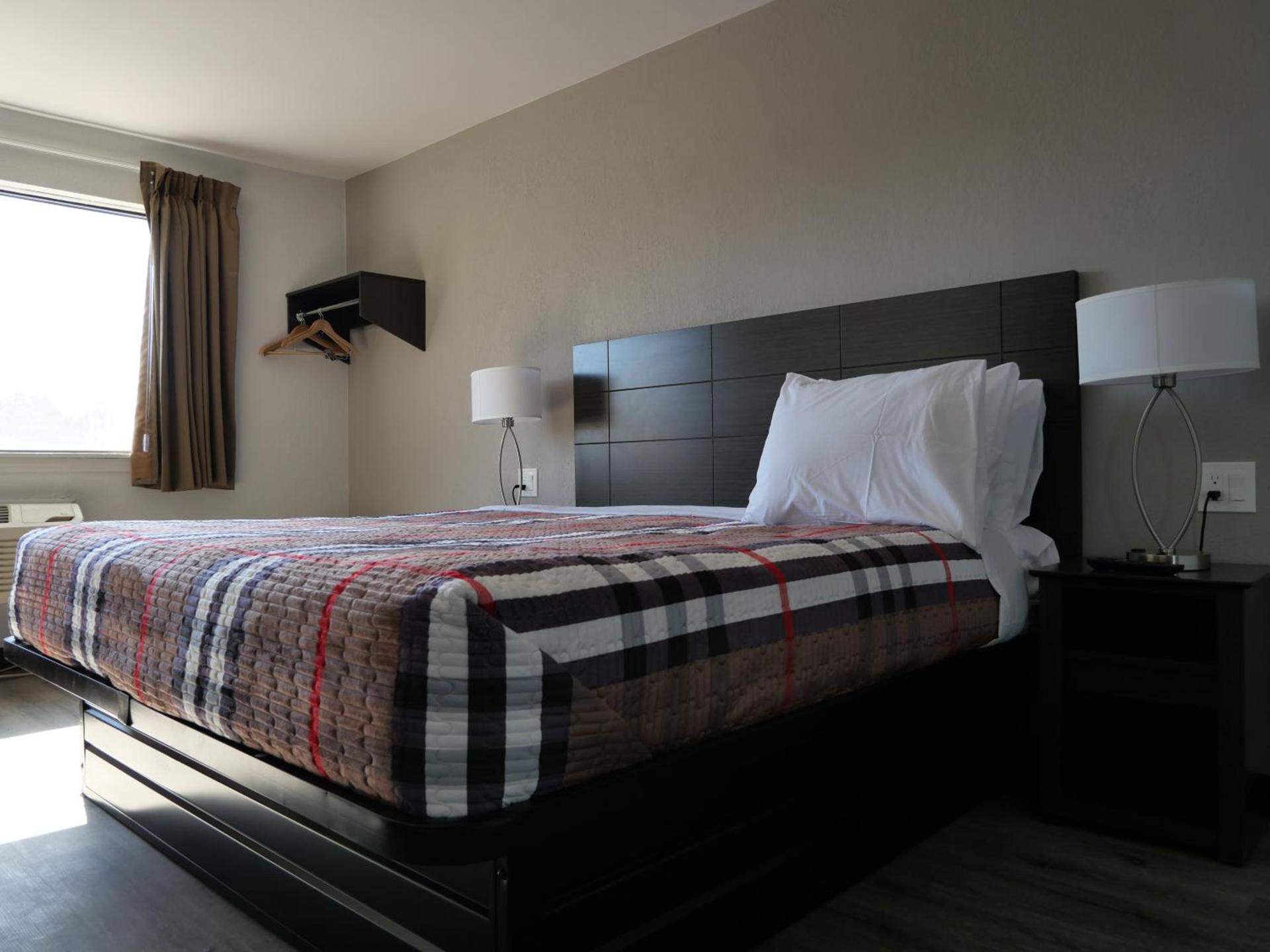 Hilltop Express Inn photo 14