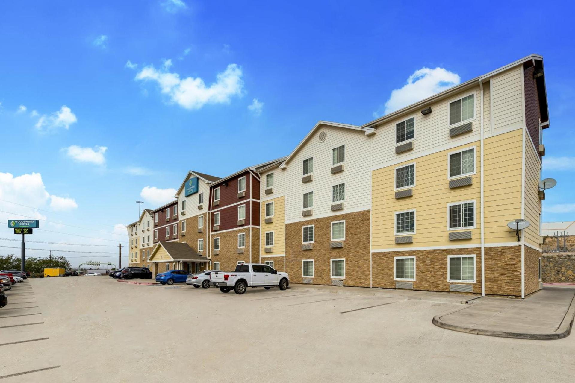 WoodSpring Suites El Paso photo 2