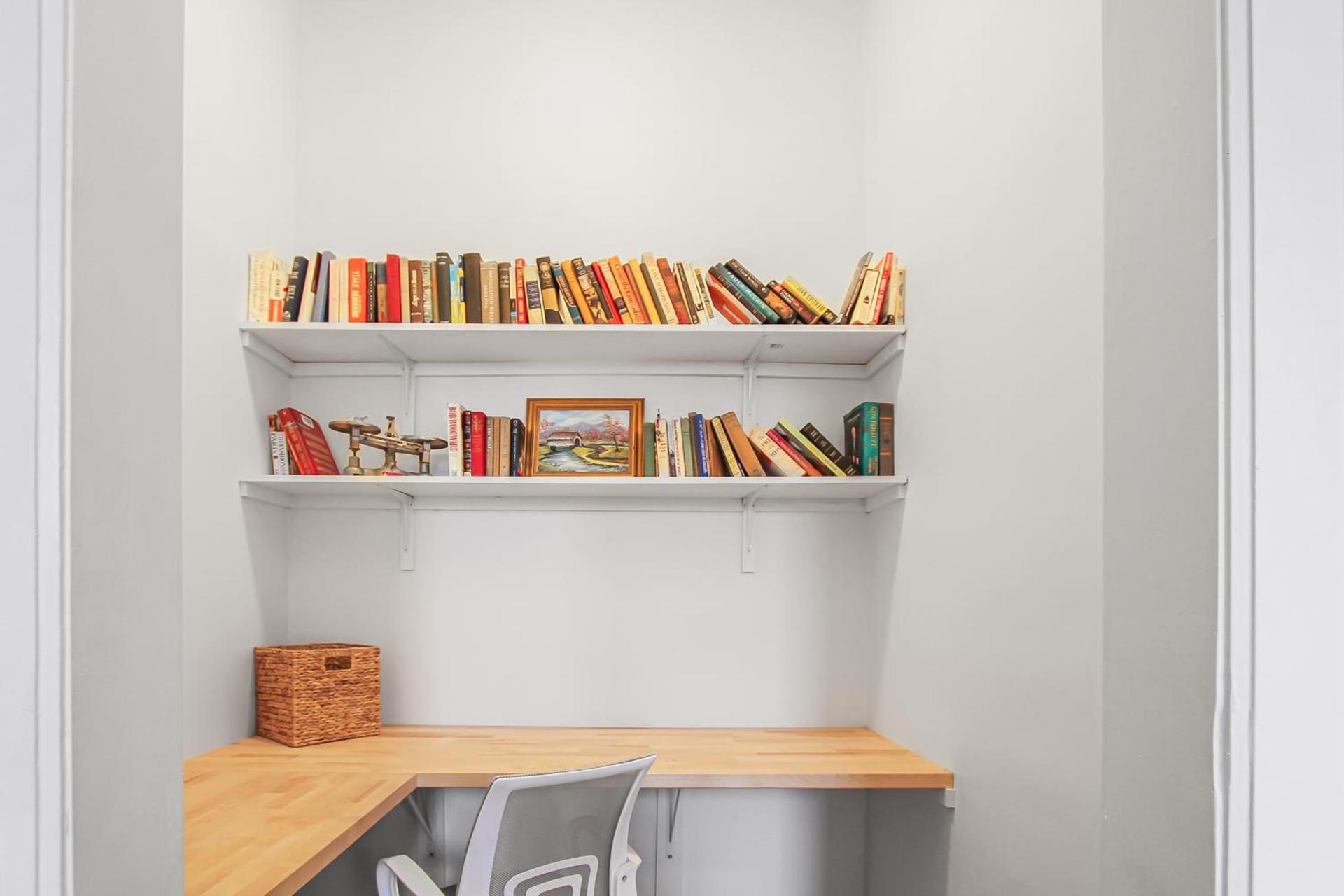 Library Square Suites photo 14
