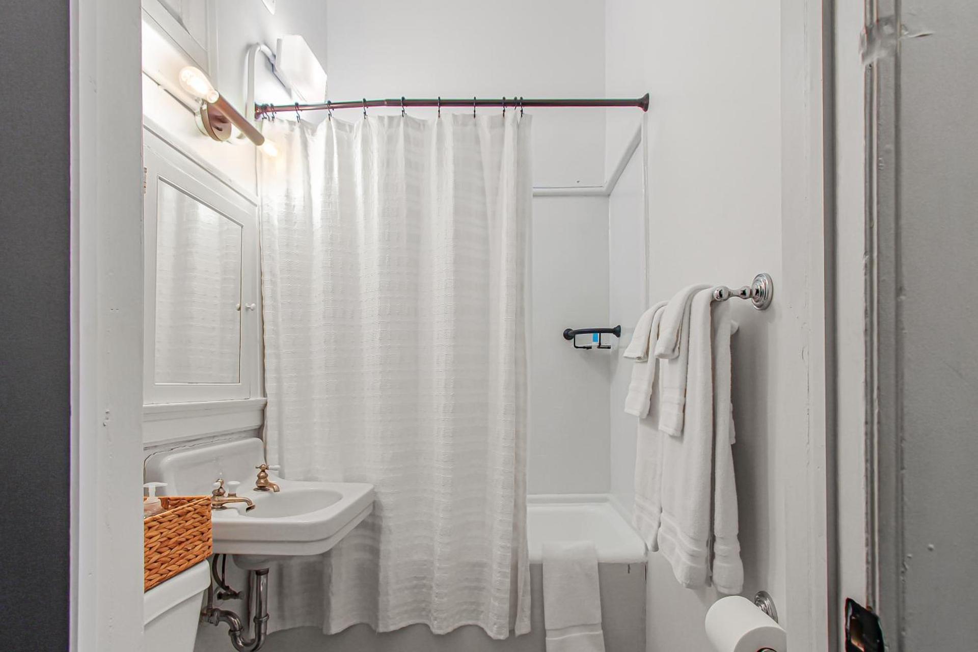 Library Square Suites photo 22