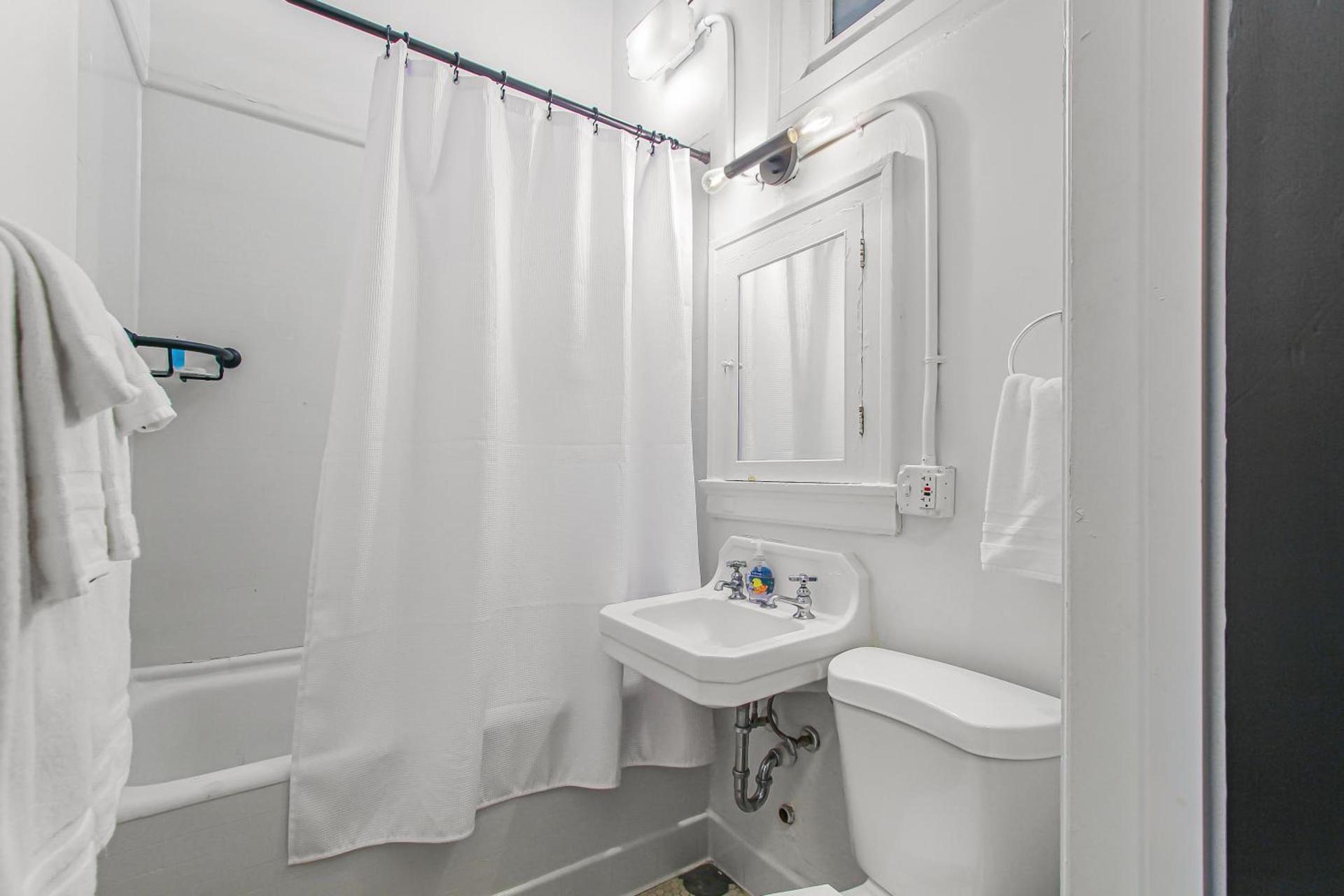 Library Square Suites photo 4