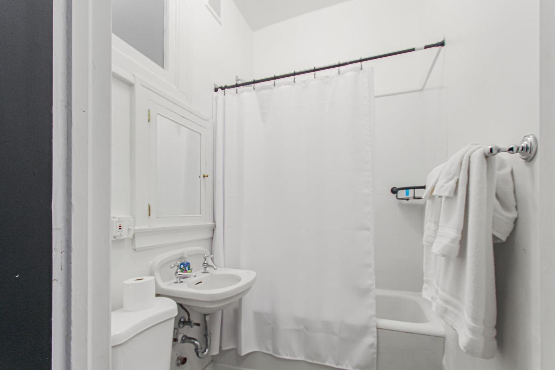 Library Square Suites photo 13