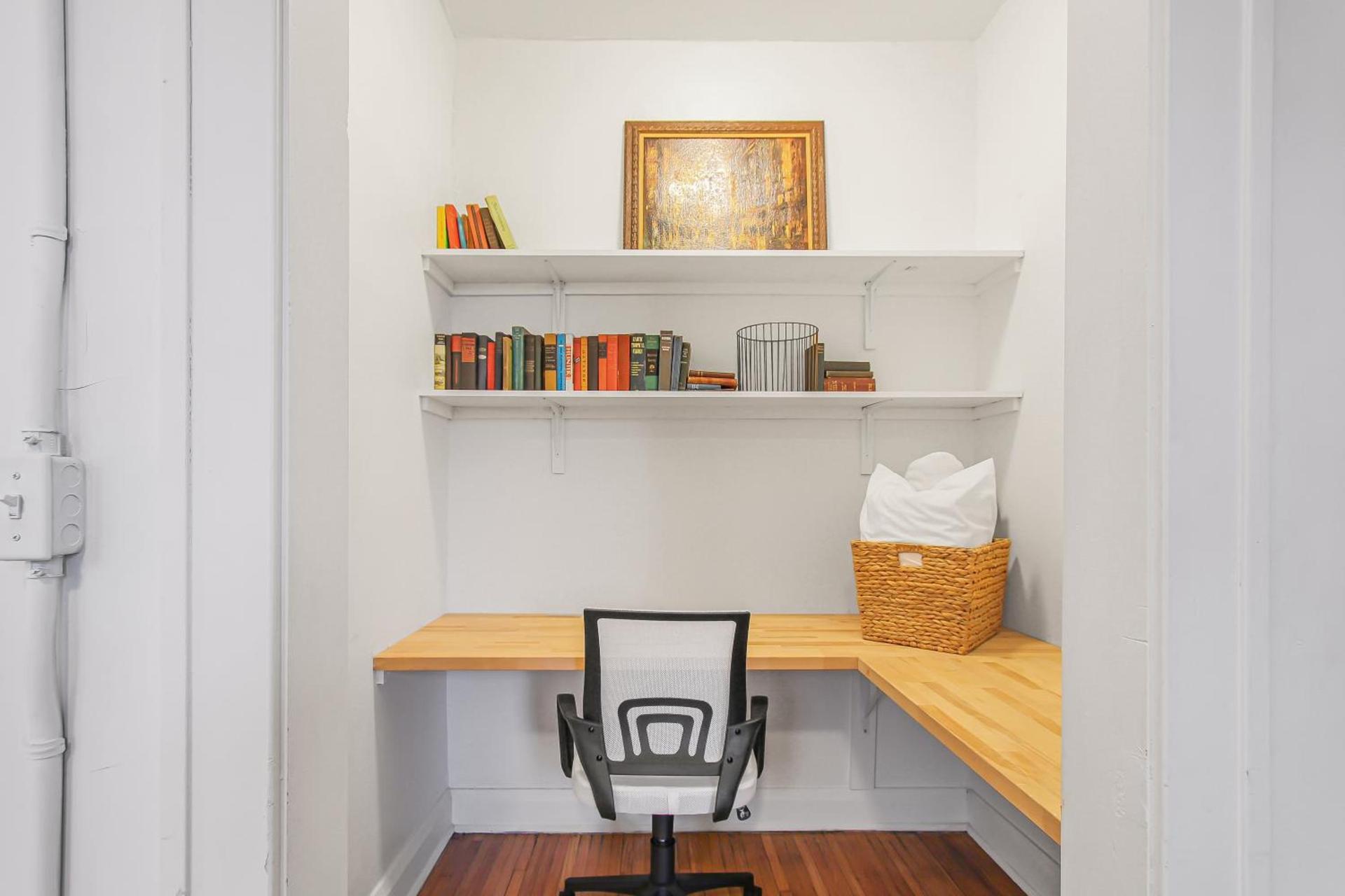 Library Square Suites photo 12