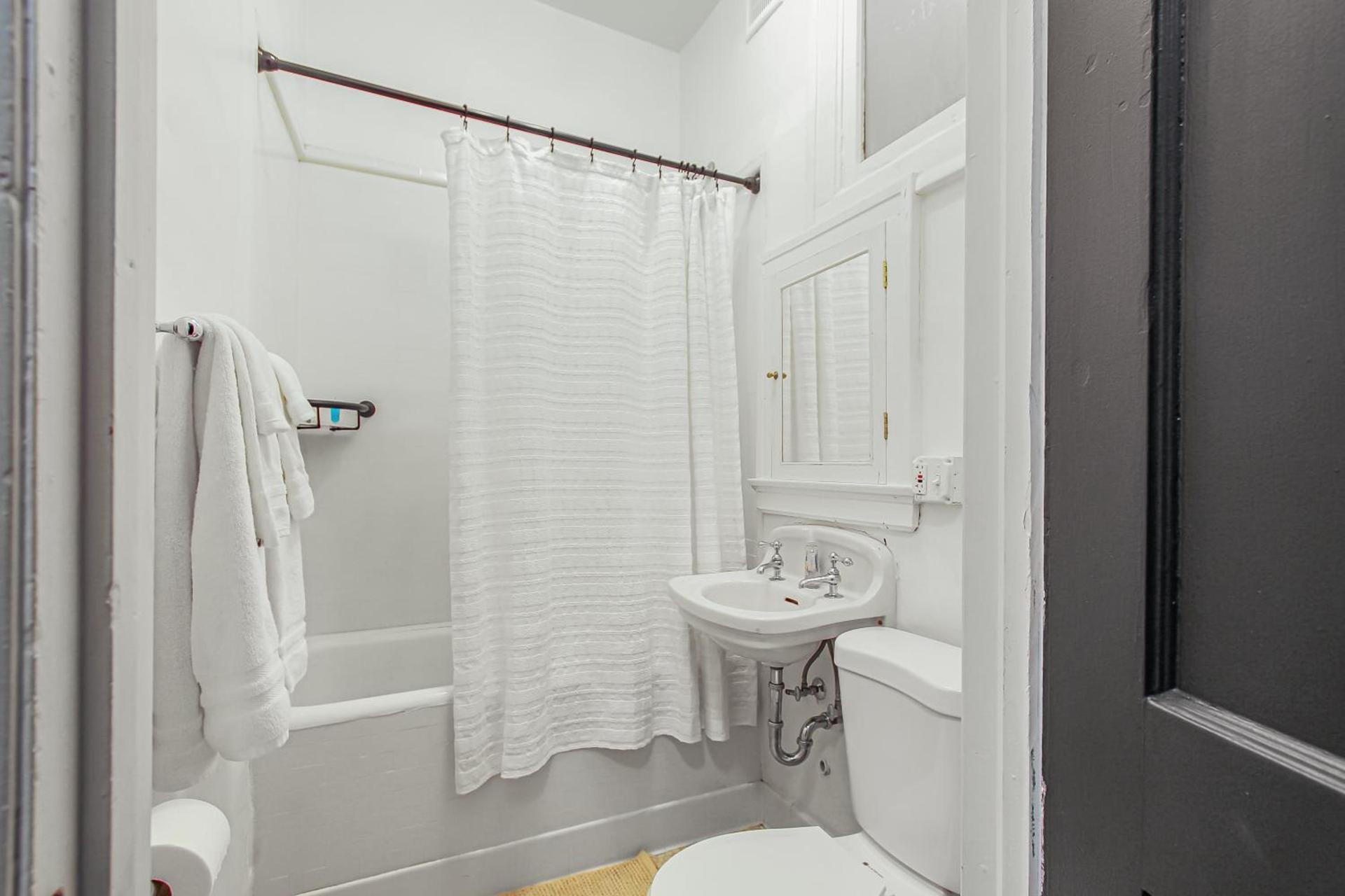 Library Square Suites photo 7