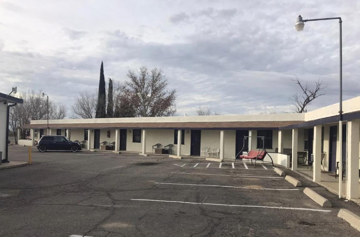 Rose's Motel photo 40