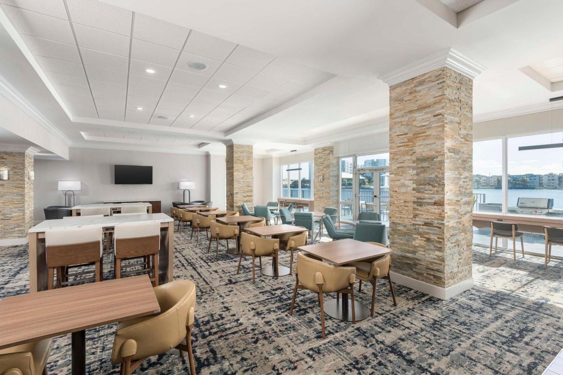 Homewood Suites Miami Airport/Blue Lagoon photo 6