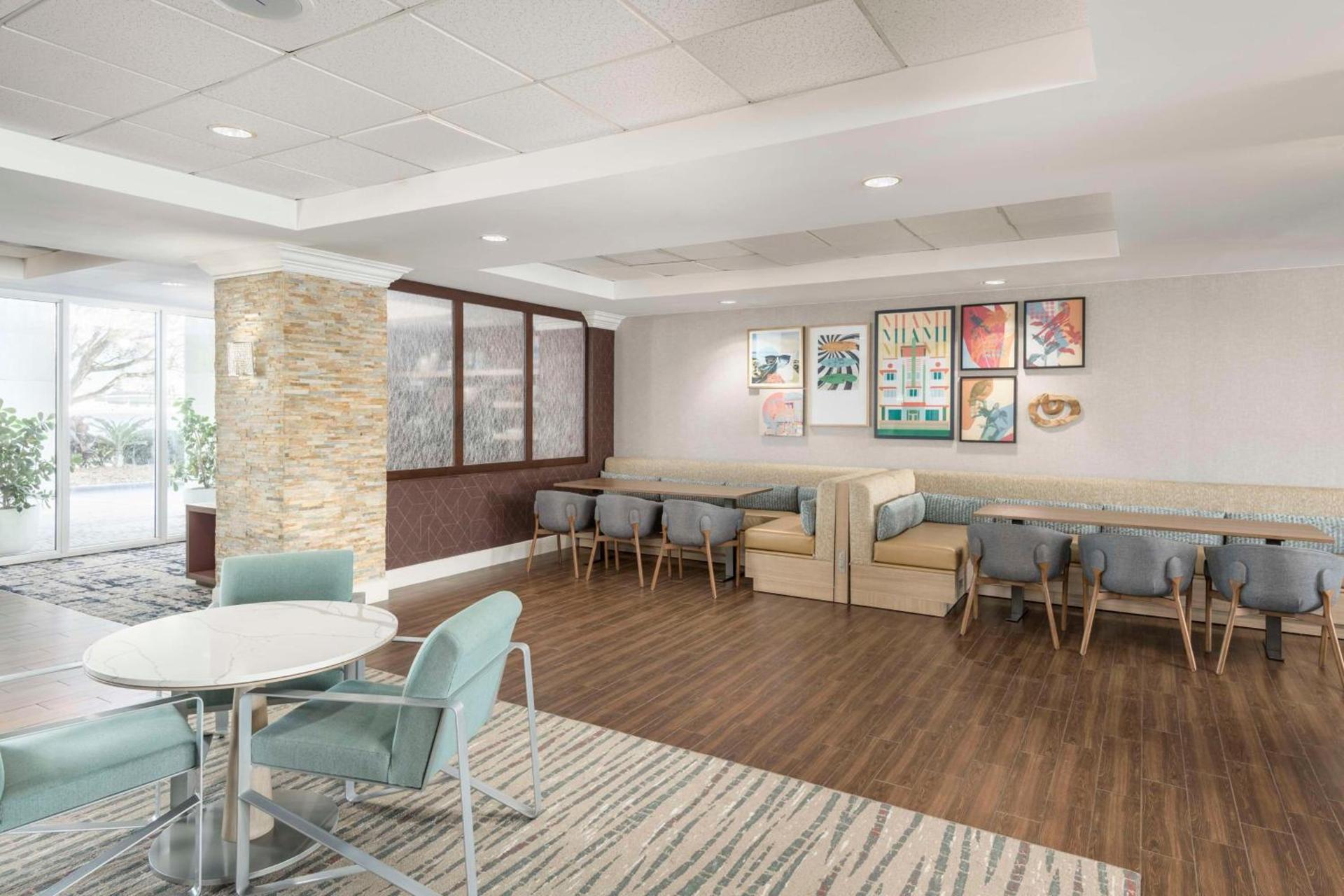 Homewood Suites Miami Airport/Blue Lagoon photo 8