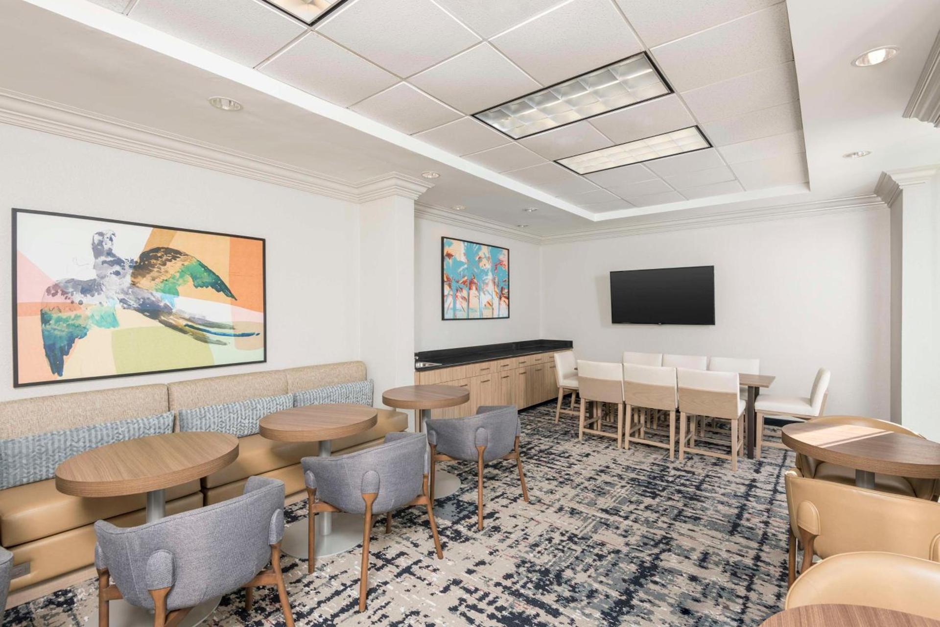 Homewood Suites Miami Airport/Blue Lagoon photo 10