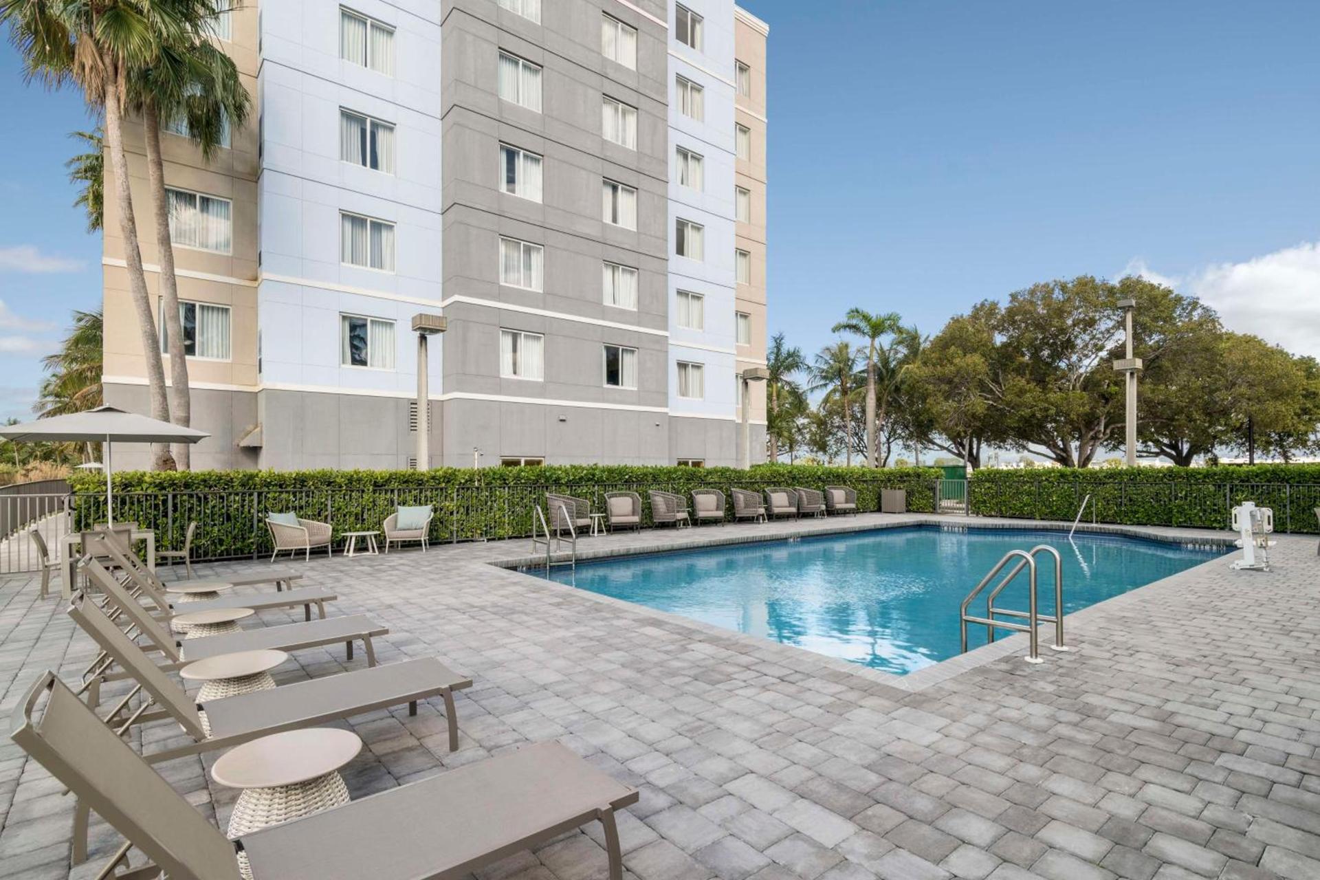 Homewood Suites Miami Airport/Blue Lagoon photo 12